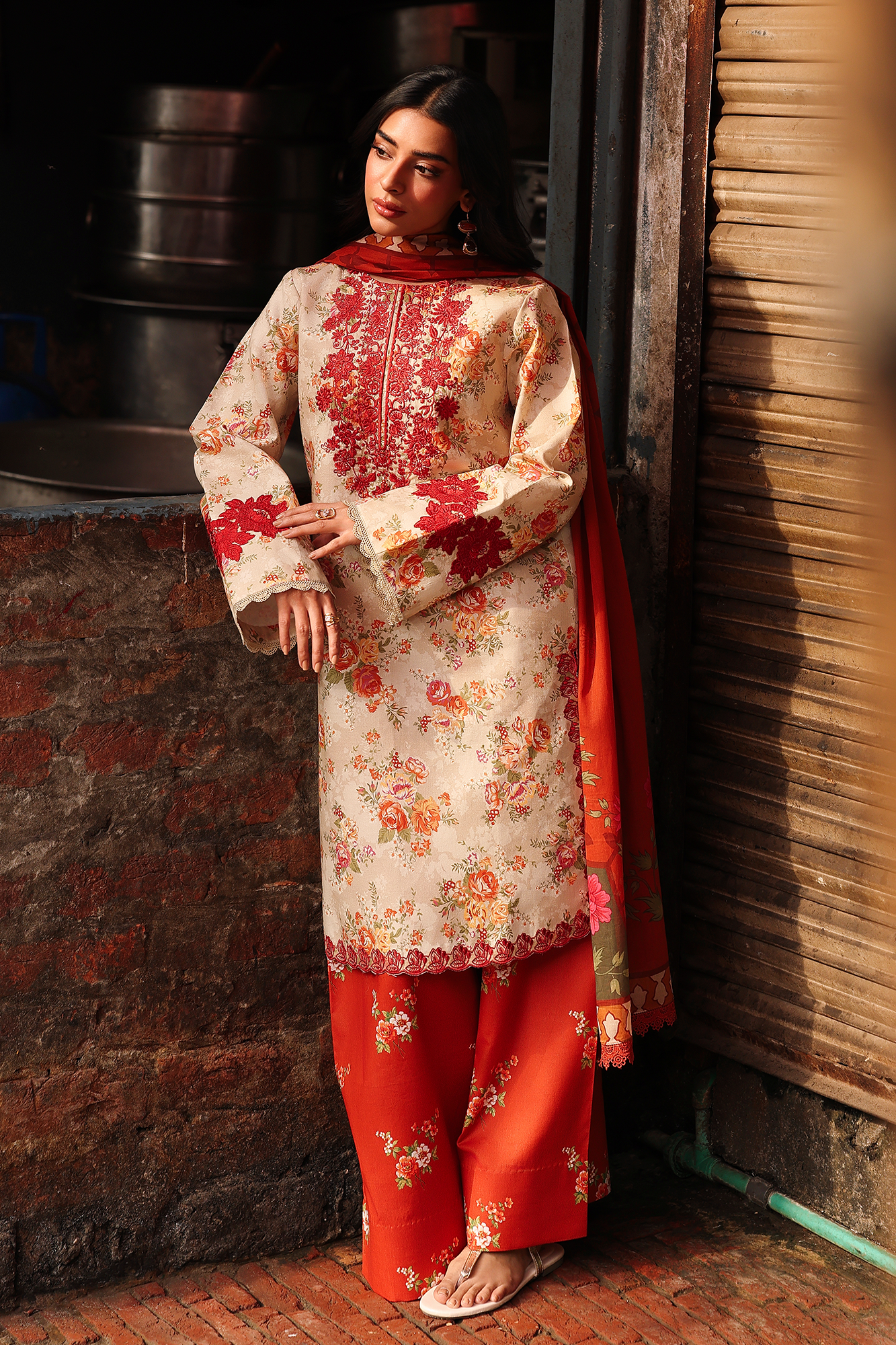 Floral Symphony Lawn – V2-01