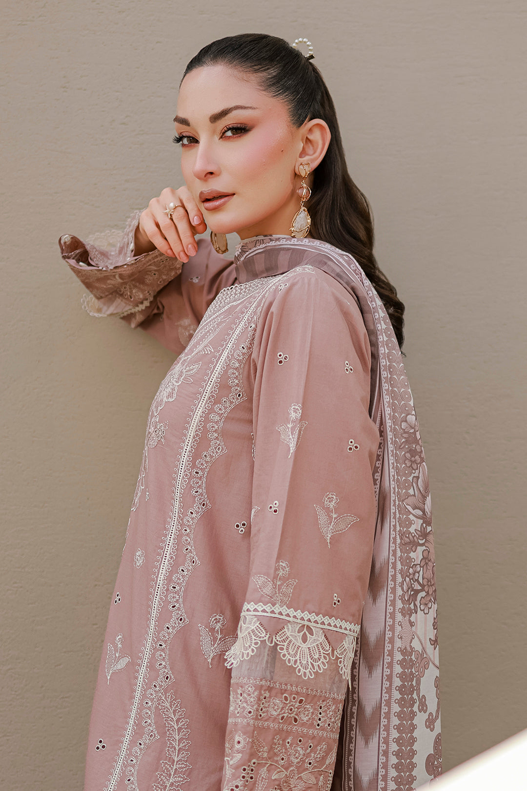 Chikankari Lawn – Z-4058