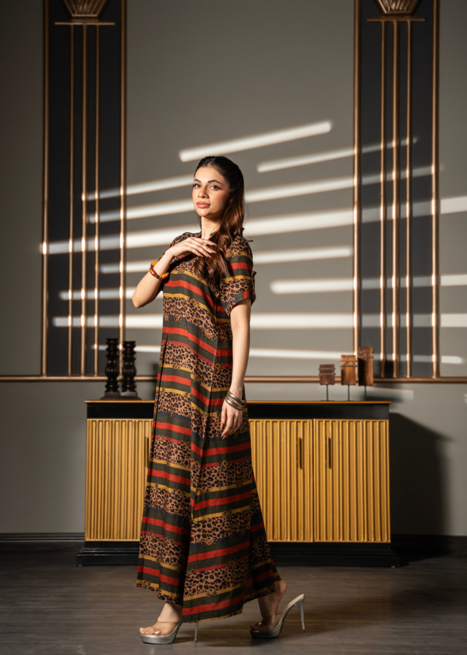 lawn Kaftan in Dark brown