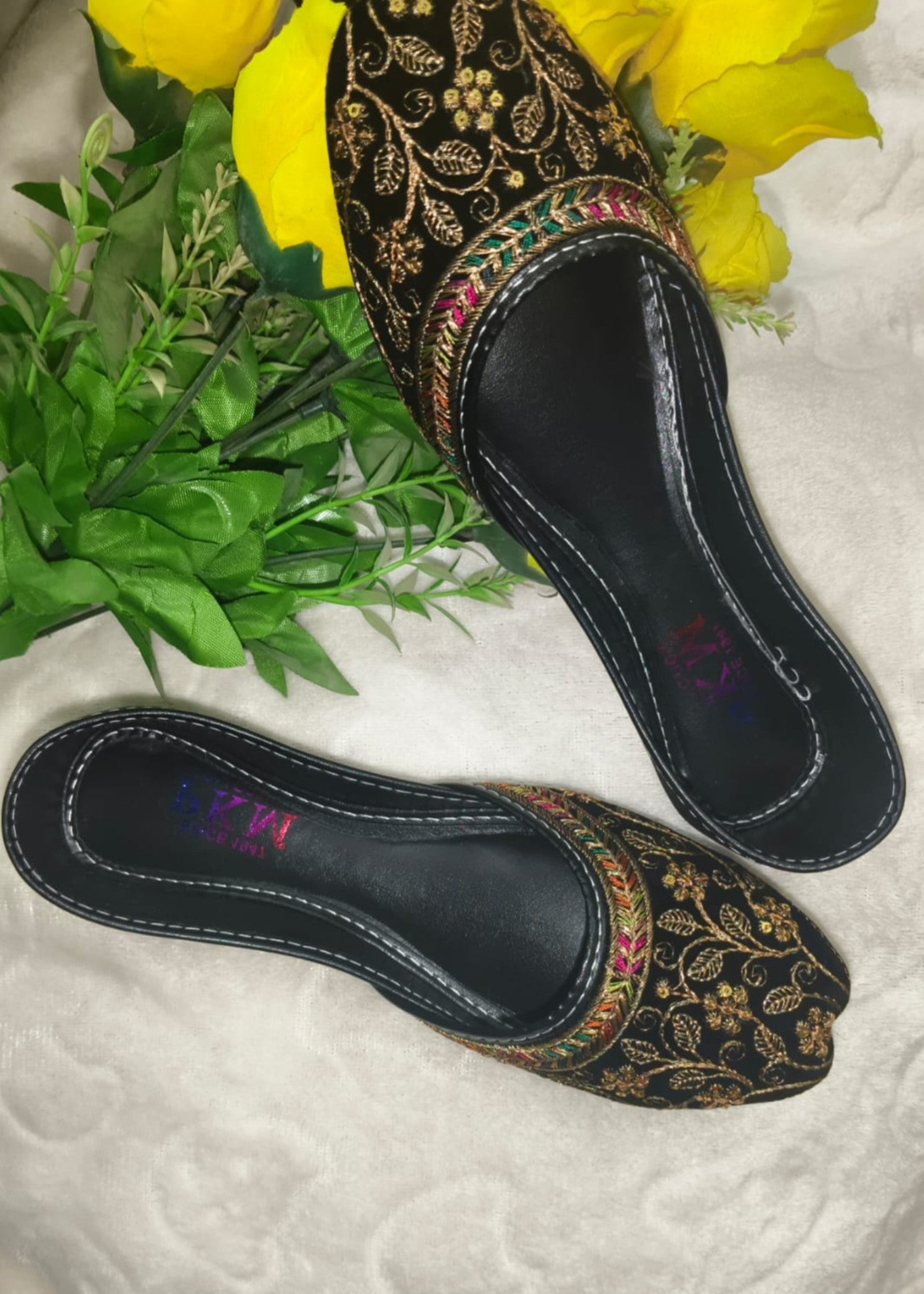 Khussa in Black by - High Quality Women Khussa GUM2507