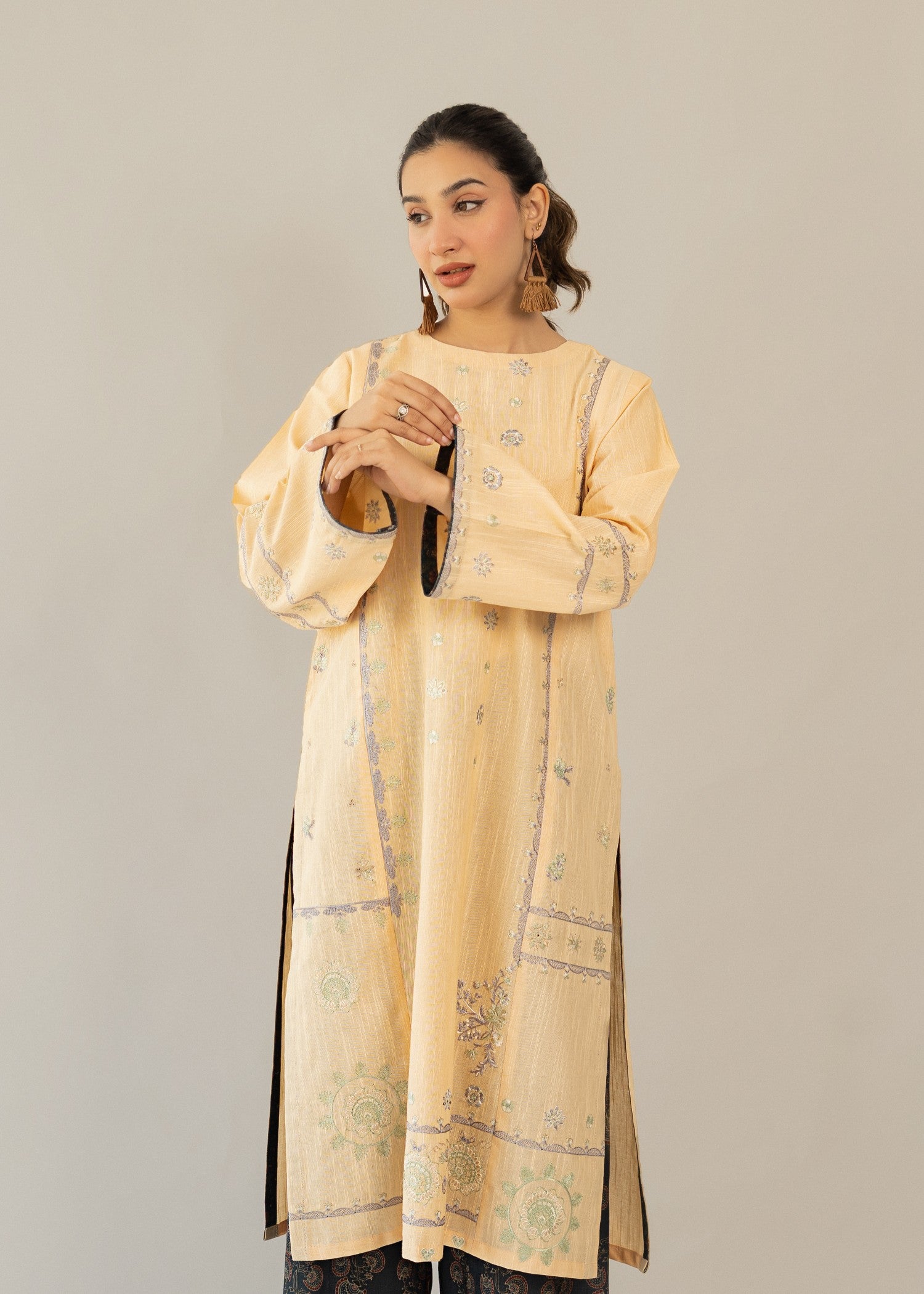 slub khaddar Kurta Set in Charcoal black, peach orange