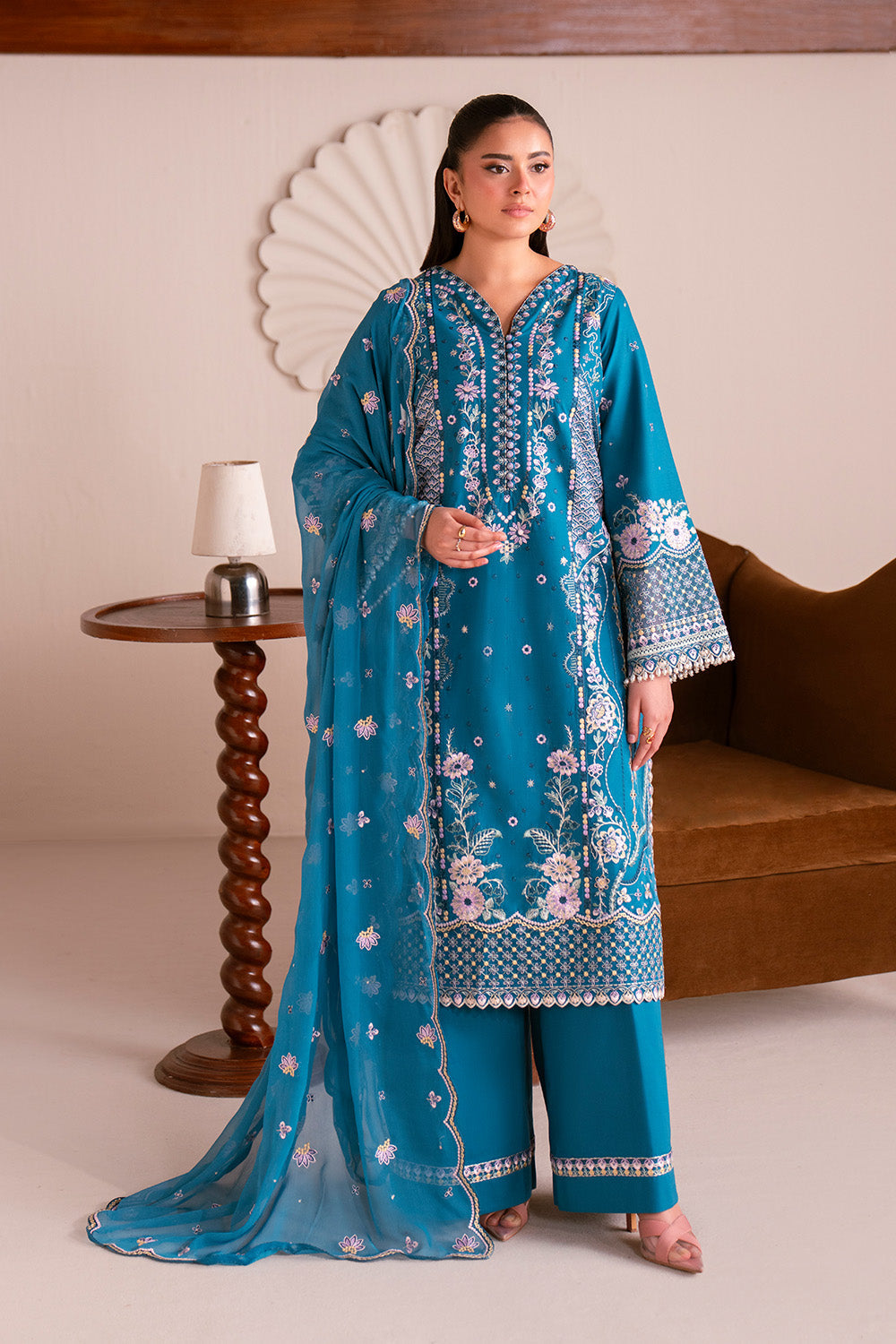 Bloom Poise Lawn Edit – AMÉLIE - MSU0676