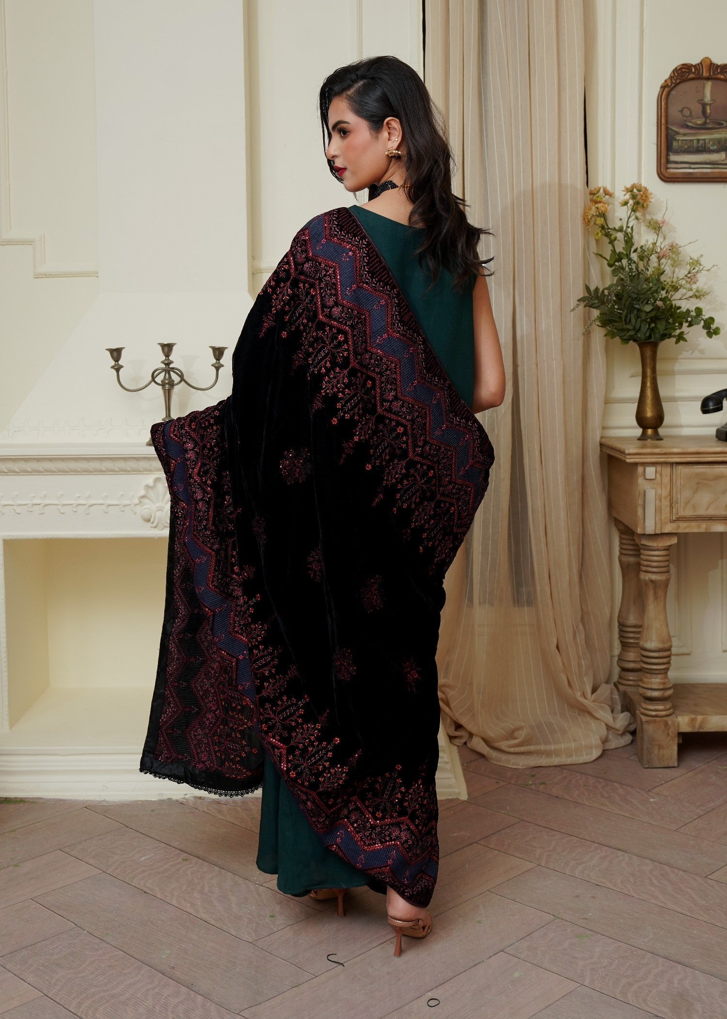 Shawl in Black Color by - Trendy Women Shawl QAI2523