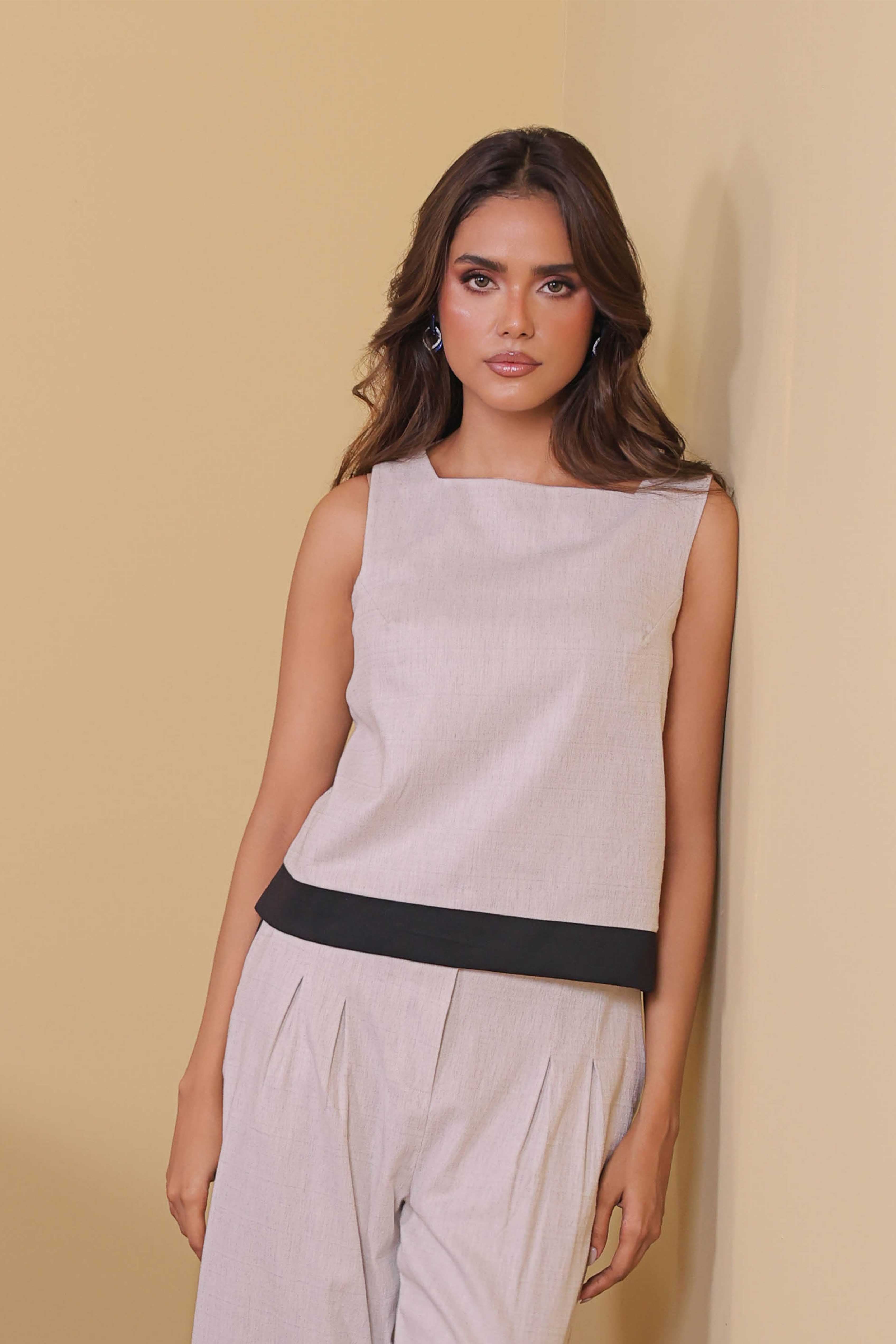 blended linen Top in Beige