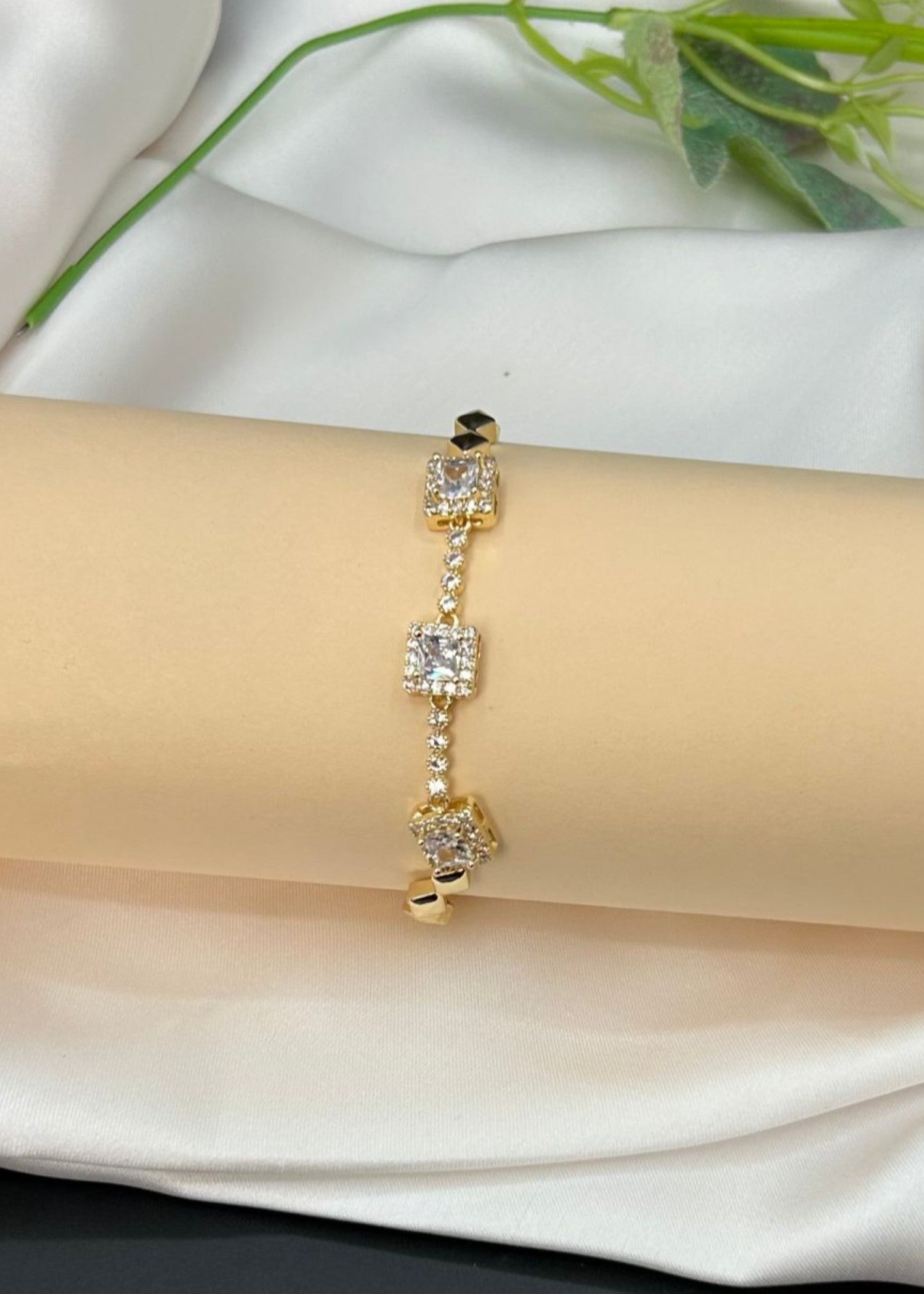 Bracelet in White Color by - Trendy Women Bracelet XMQ8110