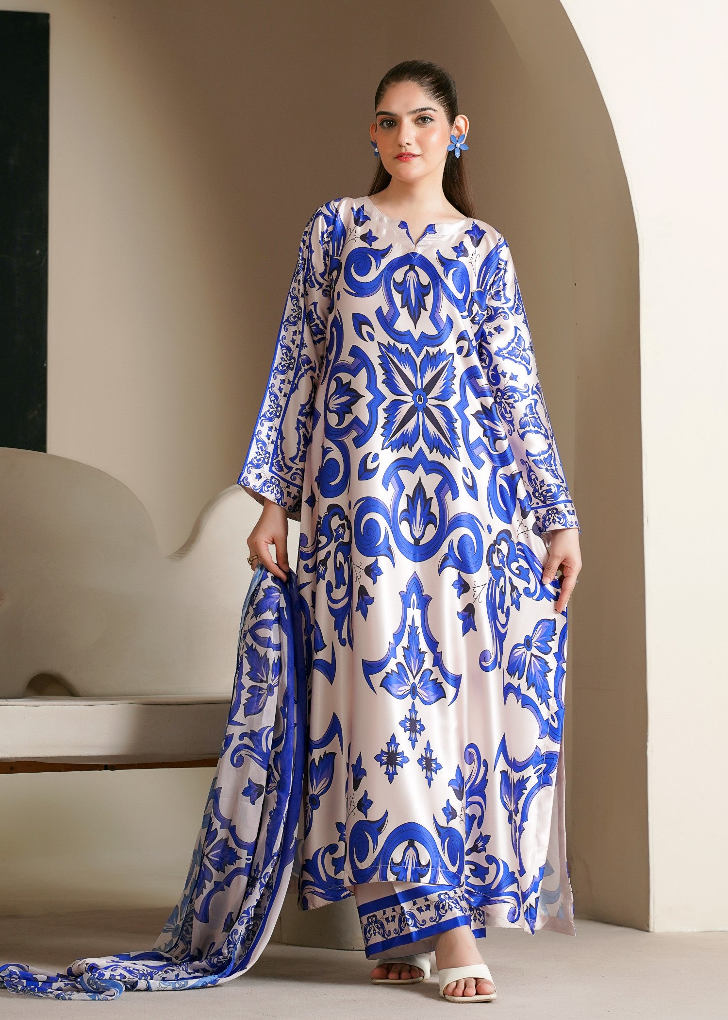 silk Kaftan in Royal blue