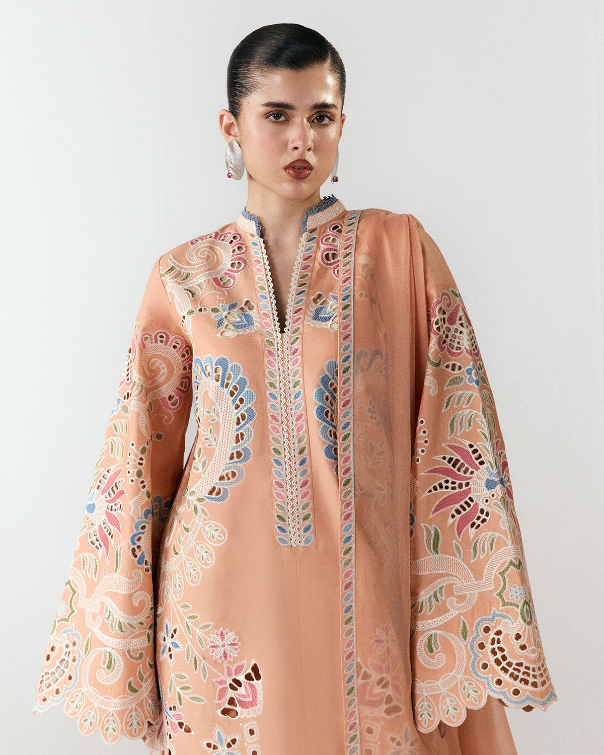 Jugnu Luxury Lawn Edit – Nila