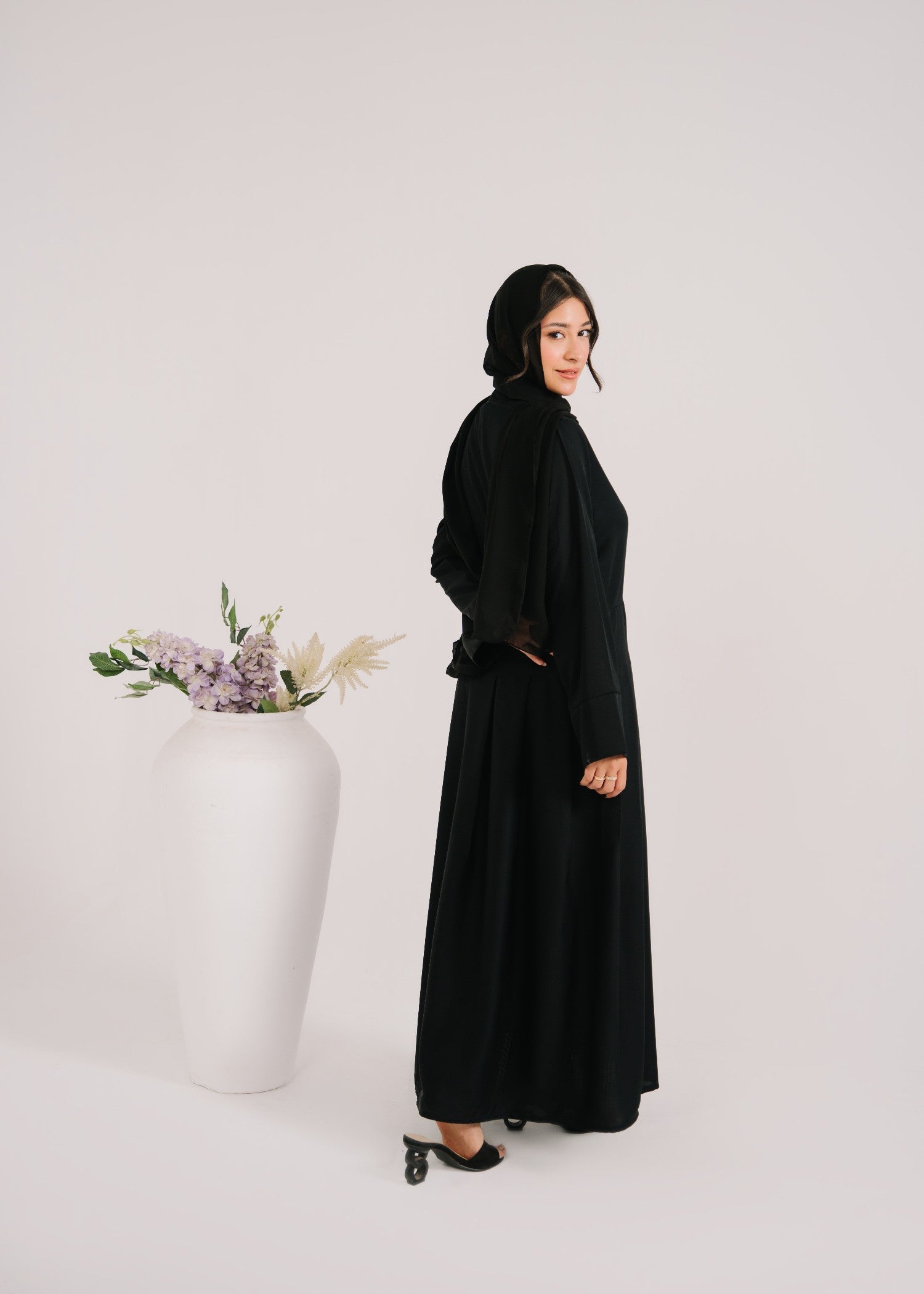 crepe Abaya in Jet black