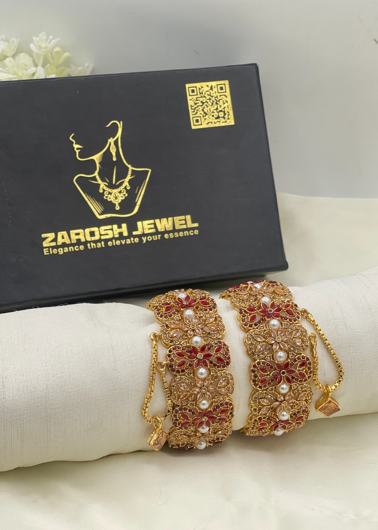 Bangles in Gold, red Color by - Trendy Women Bangles NDJ6432