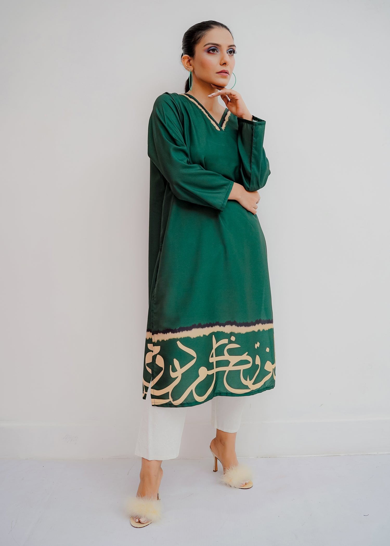 poly viscose Kurti in Bottle green