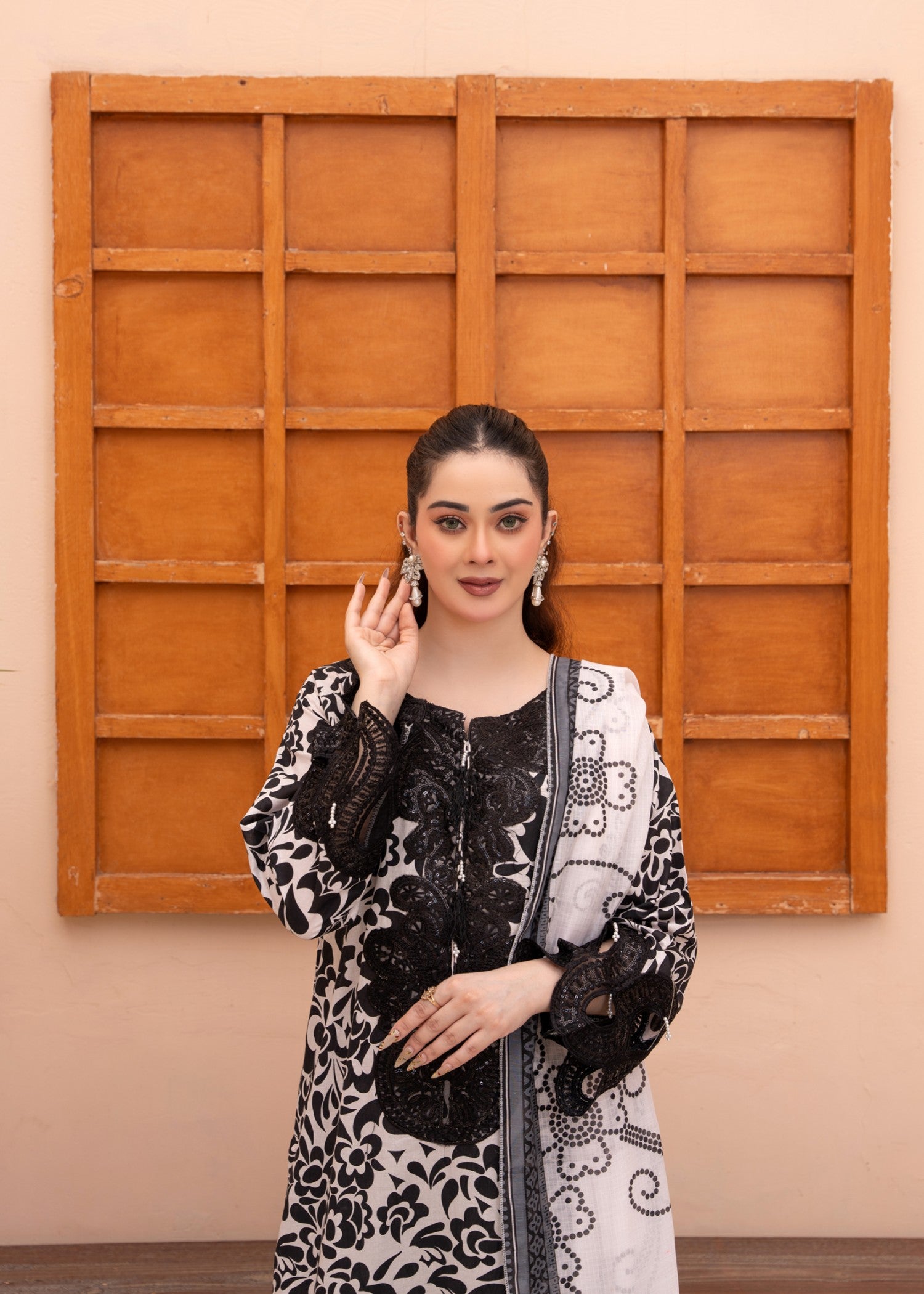 lawn Kurta Set in White
