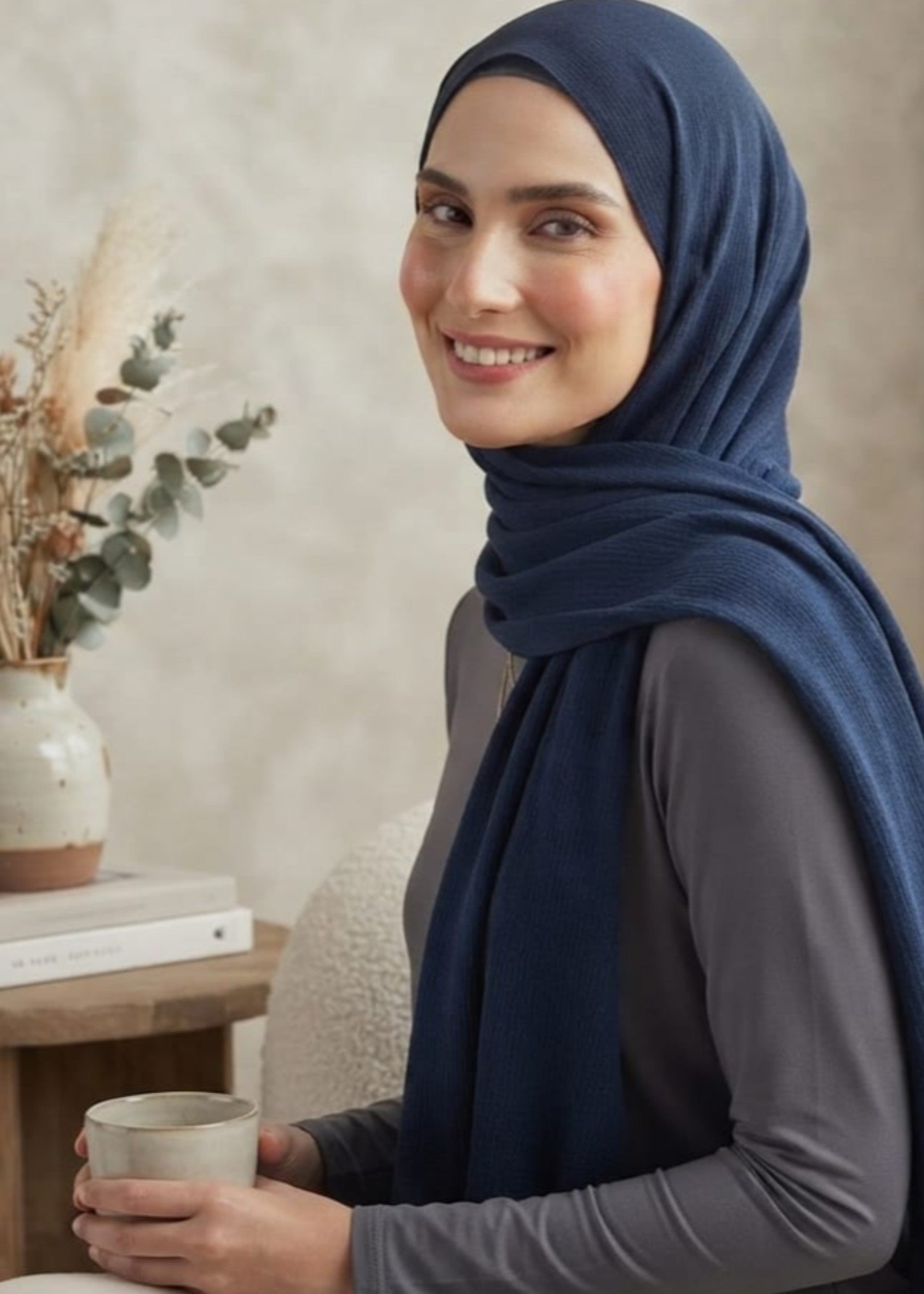 crinkle Hijab in Dark blue