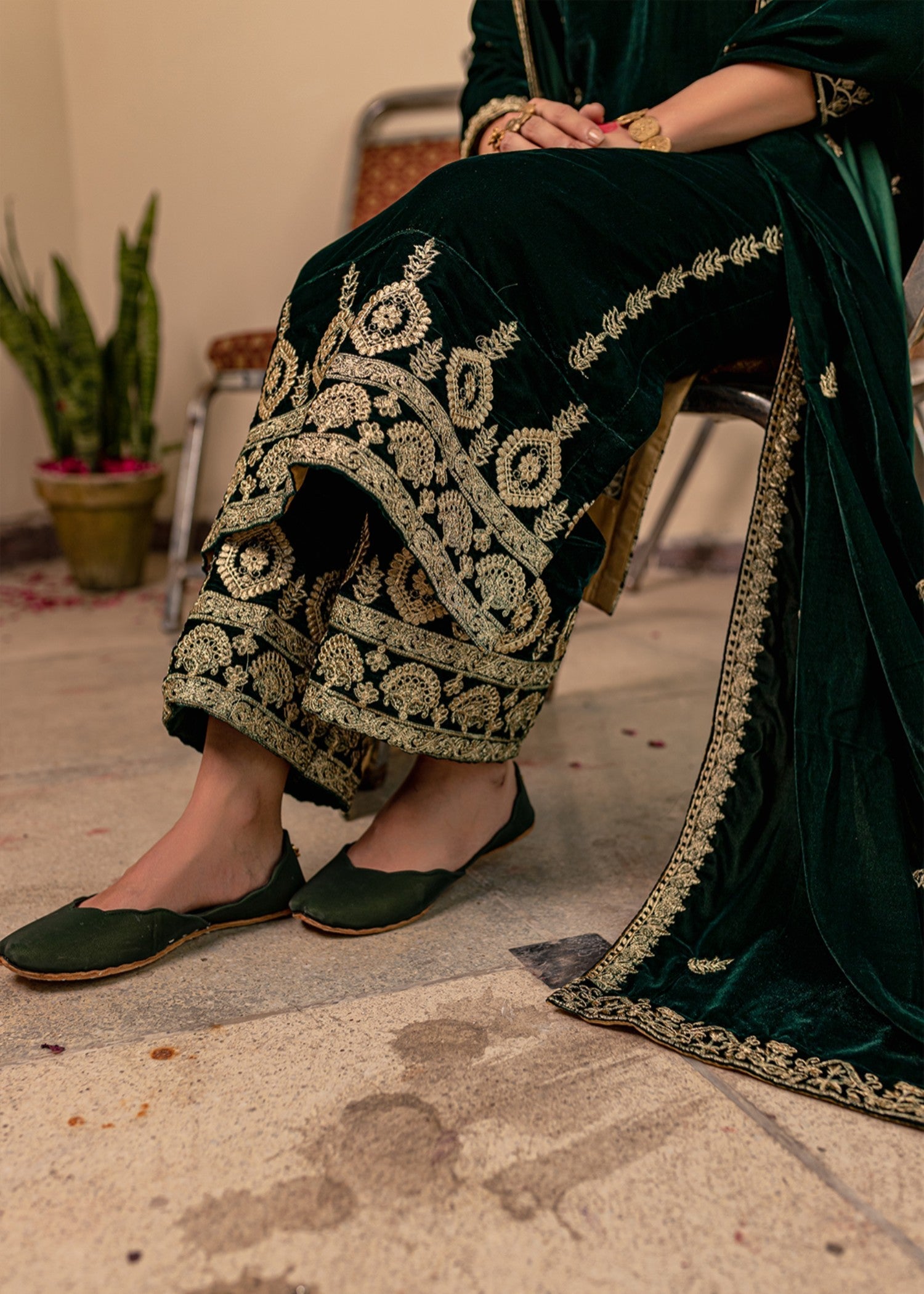 chinese micro velvet 9000 Kurta Set in Dark green