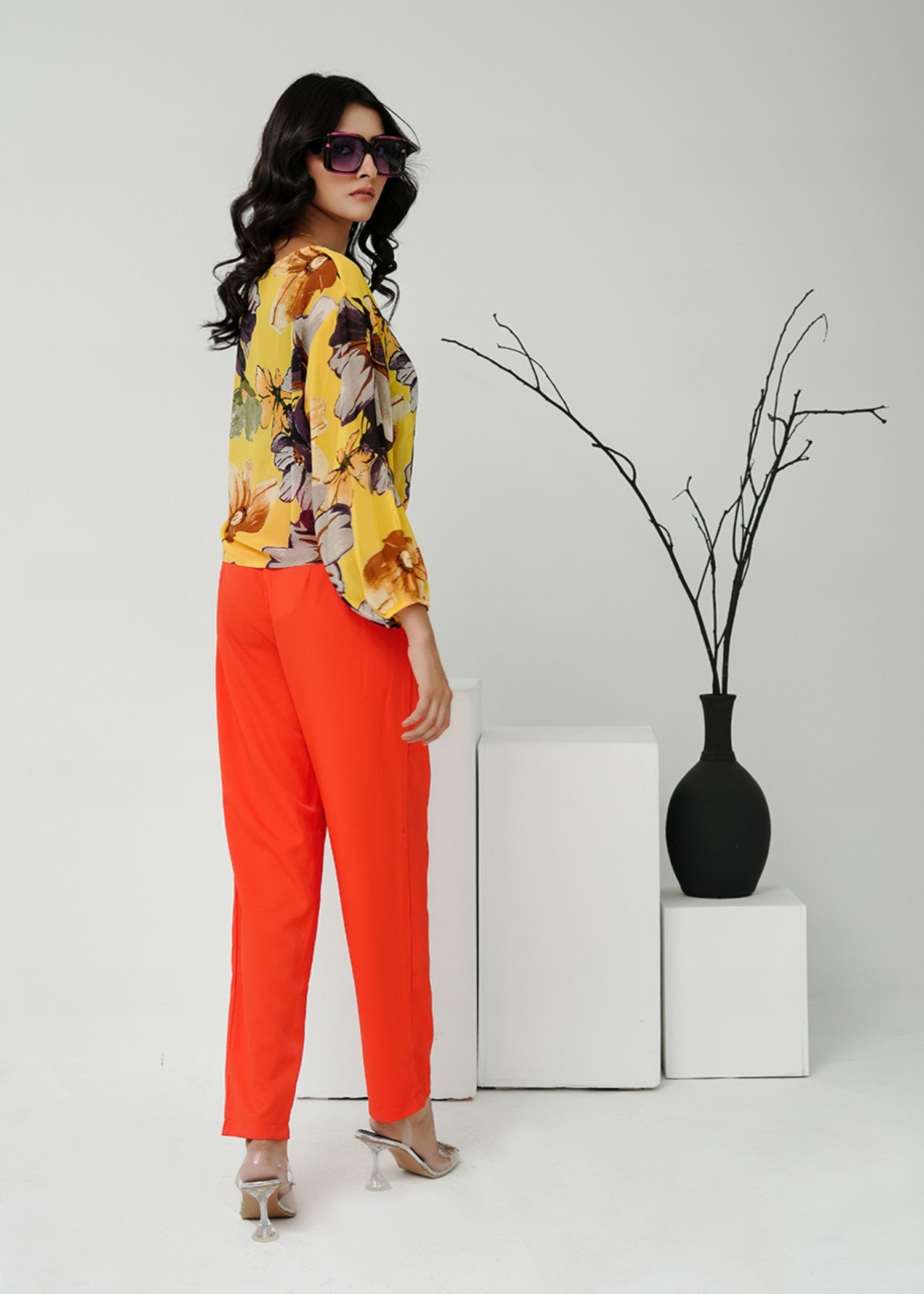 textured wash & wear Top in Yellow