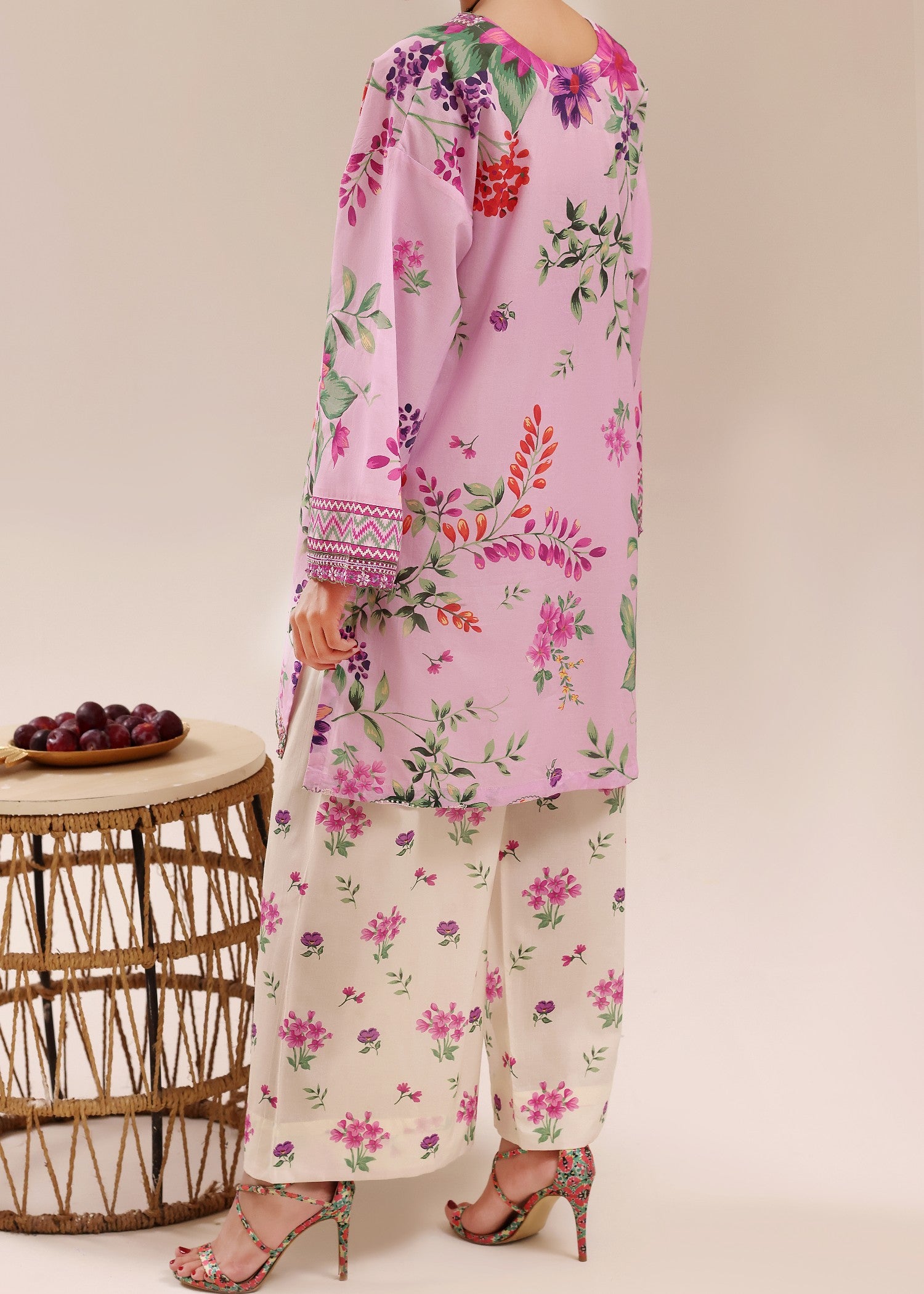 lawn Kurta Set in Lavender pink