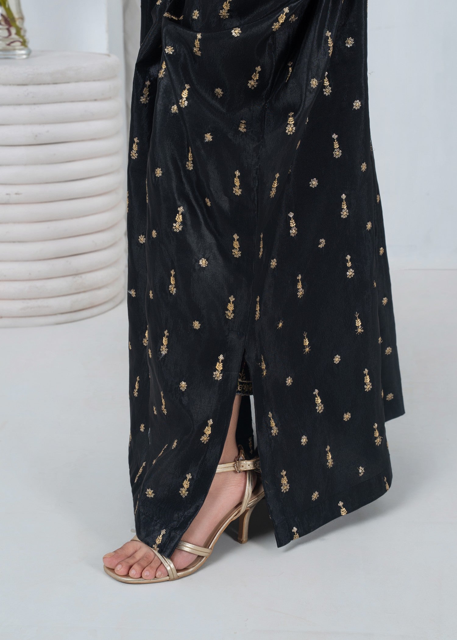 kattan silk Kaftan in Black