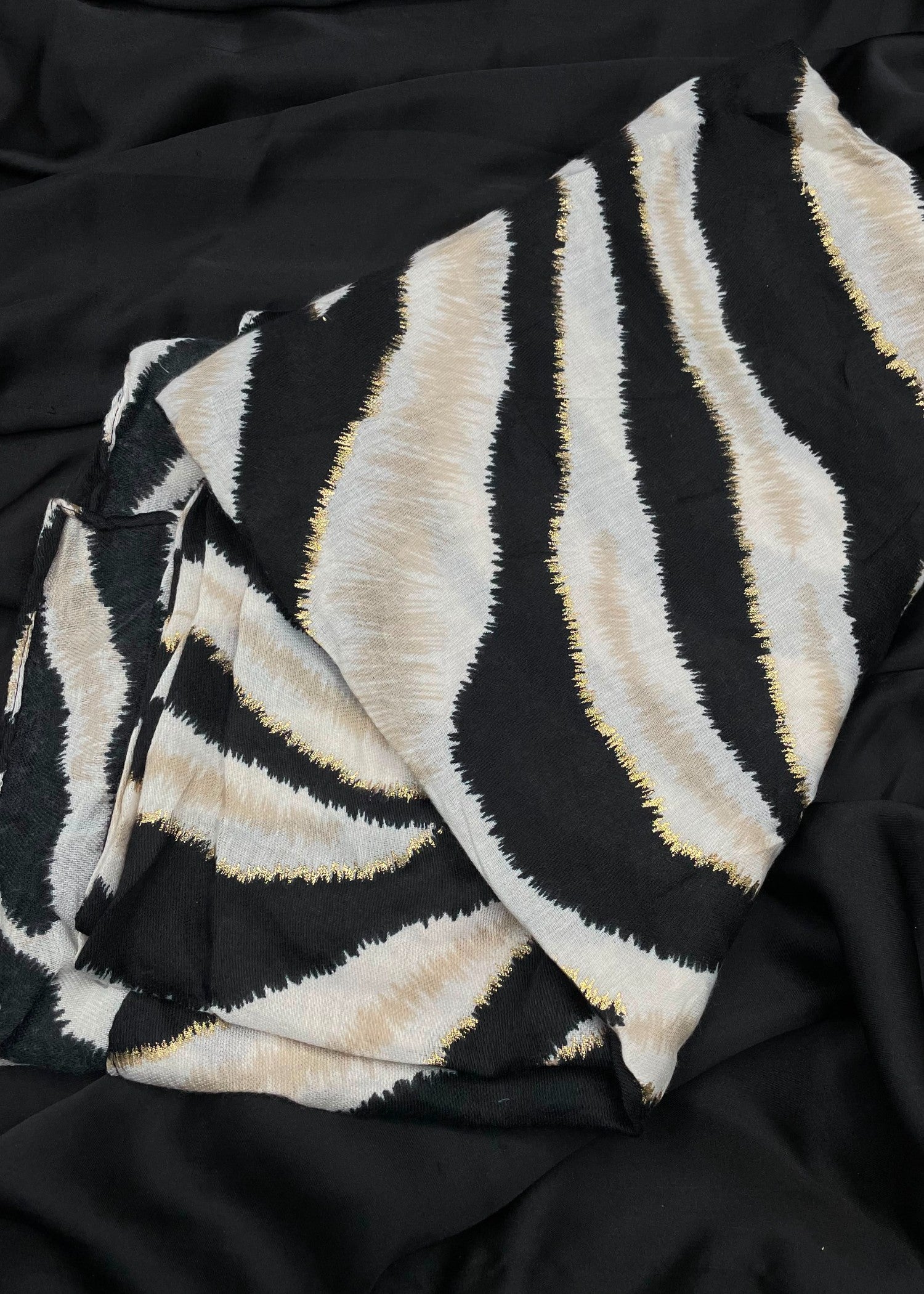 Scarf in Multi Color by - Trendy Women Scarf ZWT2838
