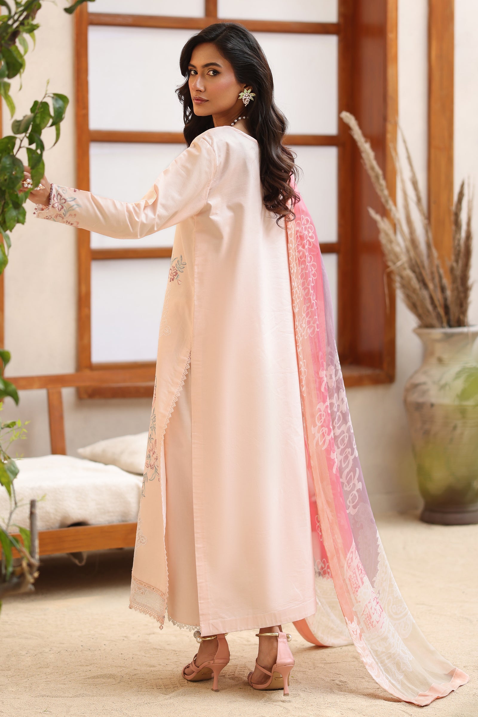 Raaya Rameen Lawn – AURORA