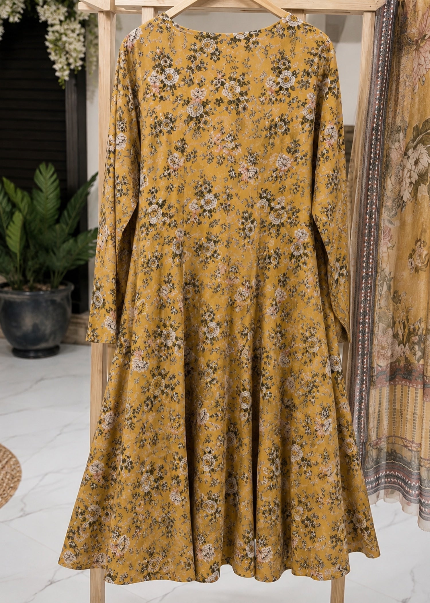 lawn Pishwas in Blonde