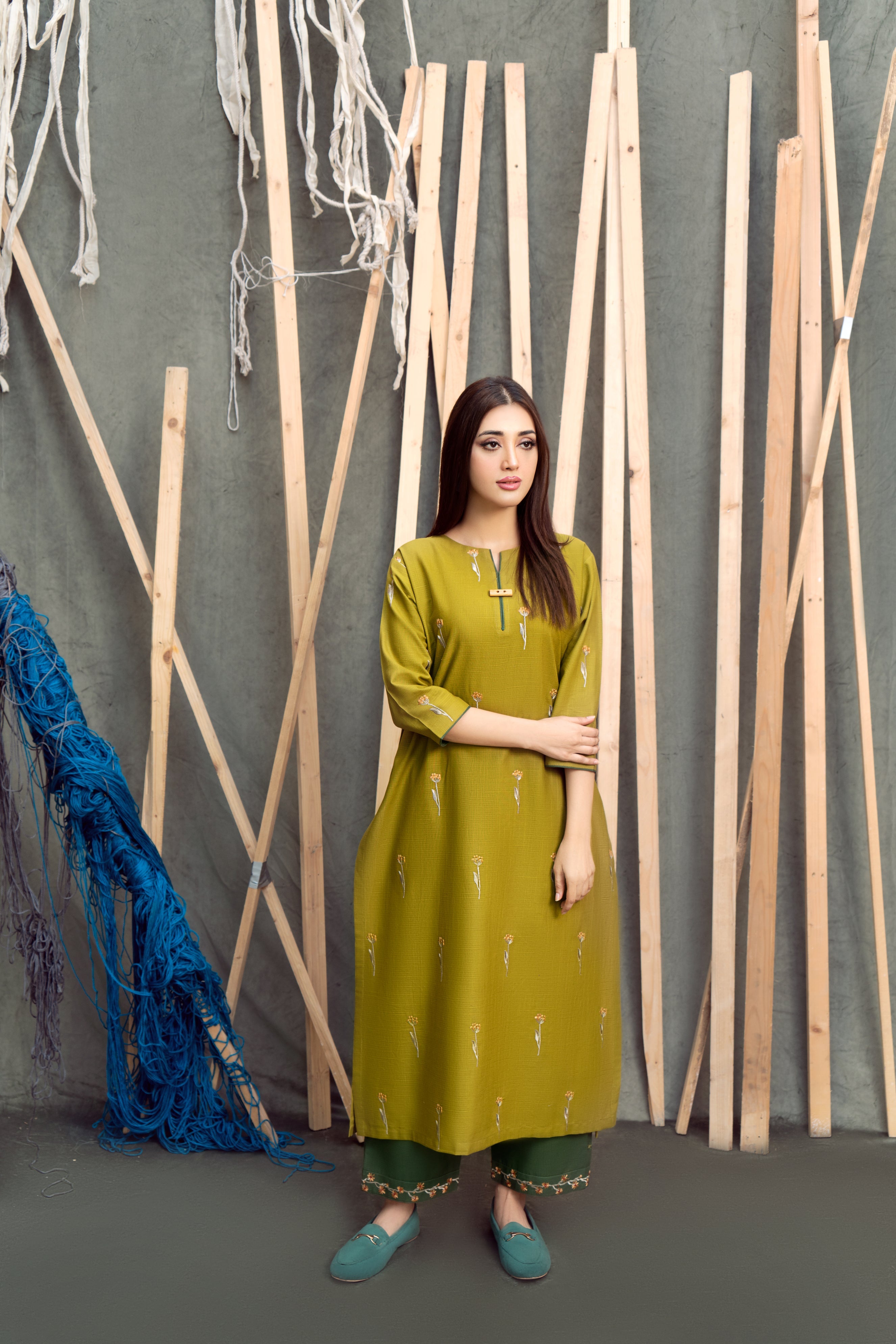 slub khaddar Kurta Set in Apple green