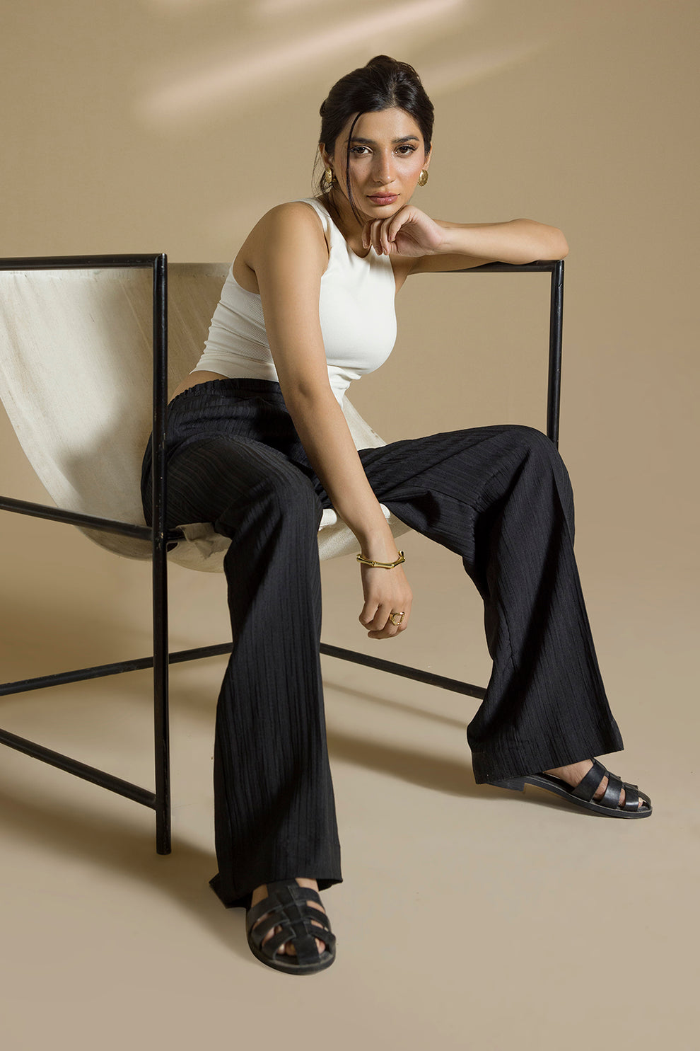 blended wool Trousers in Charcoal black