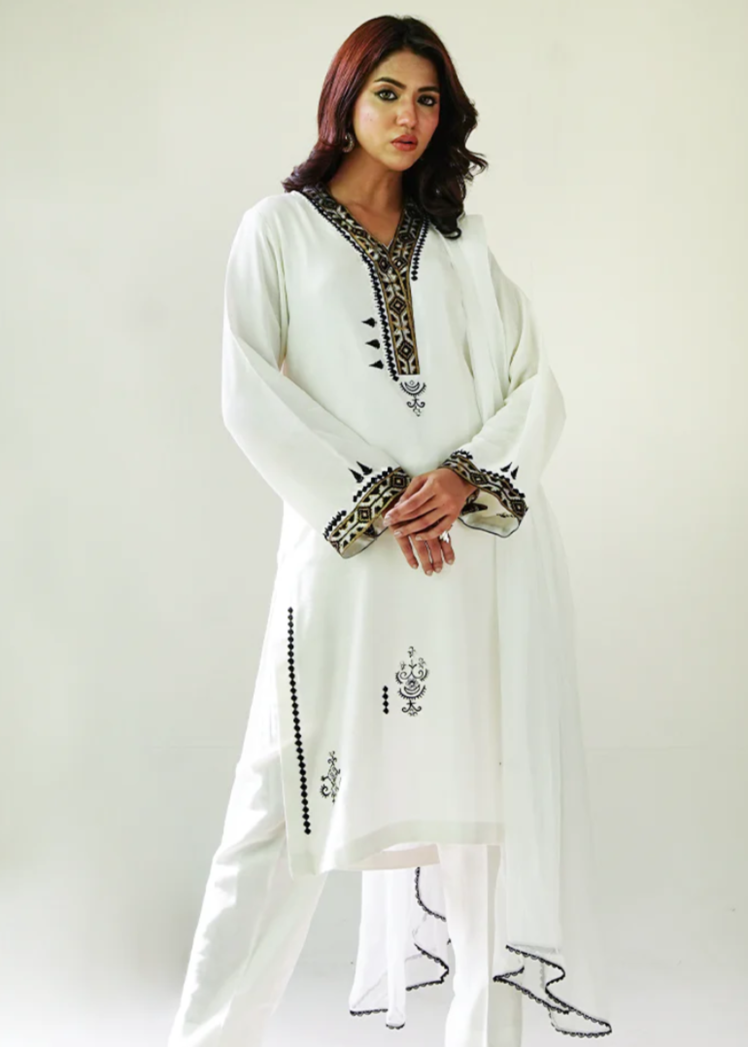 khaddi silk Kurta Set in White