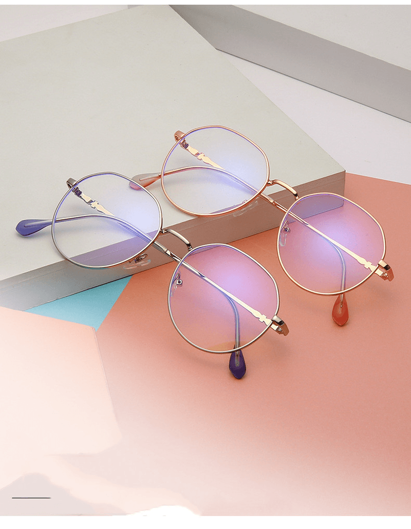 Fashionable Women's Myopia Glasses with Eye-Catching Net Red Frame