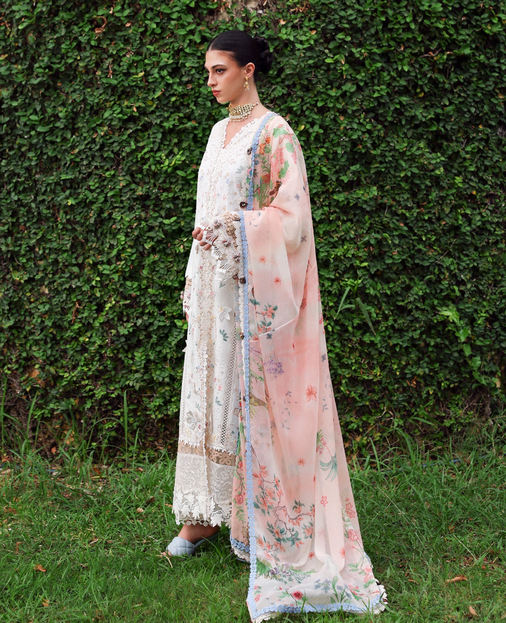 Lilas Lawn – Amaya