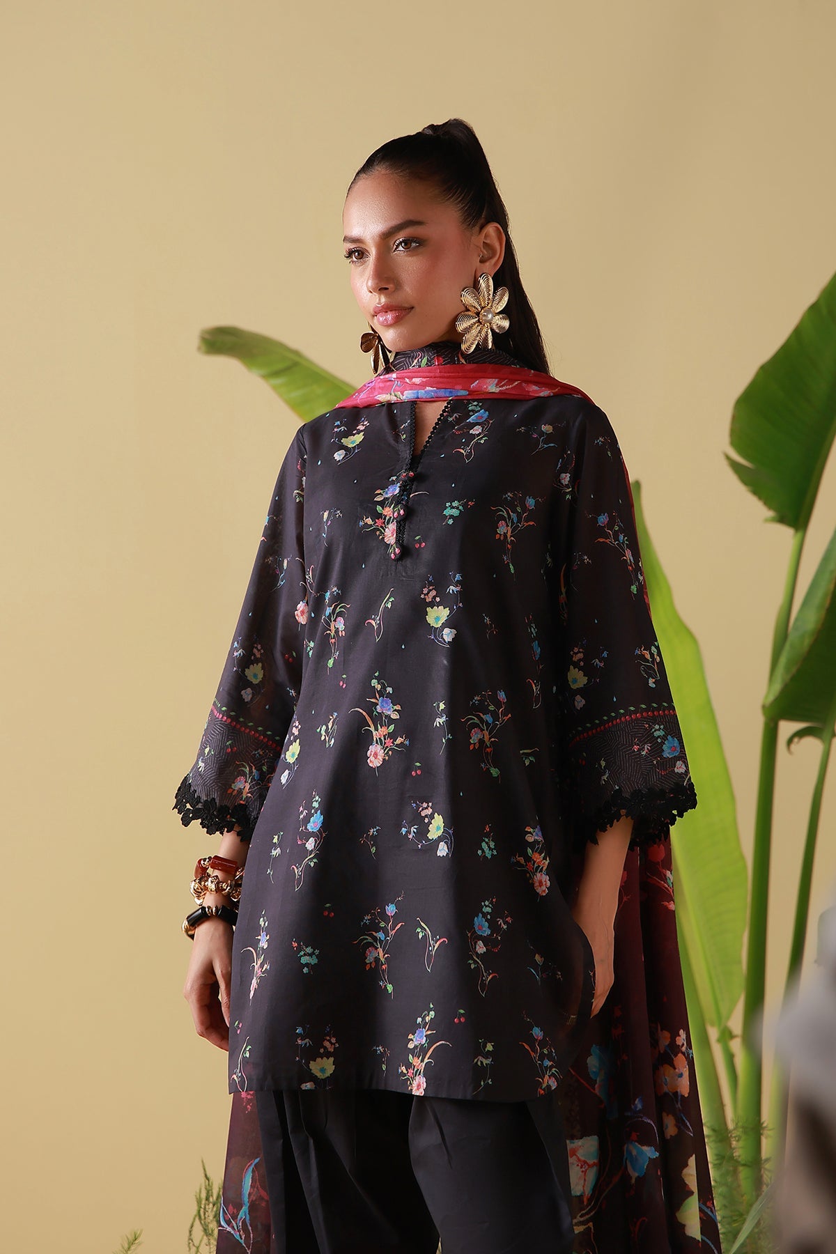 Mirha Lawn – Obsidian Flora