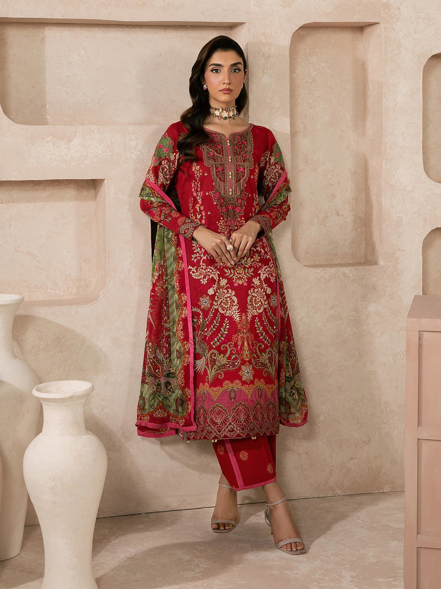 Syra Lawn – Nael