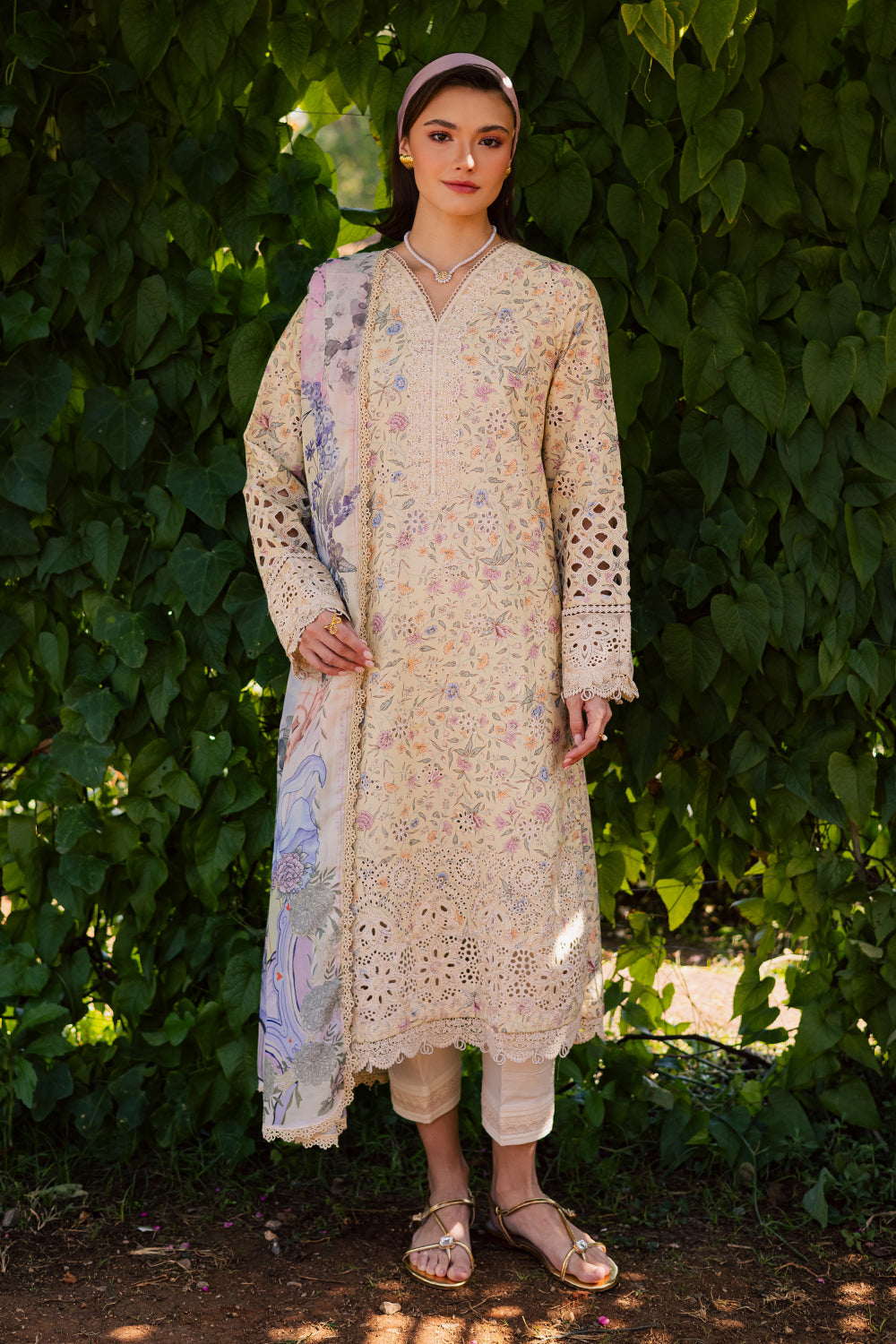 Shezlin Chikankari Eid Edit Lawn – MEHERZAAD (AV-04)