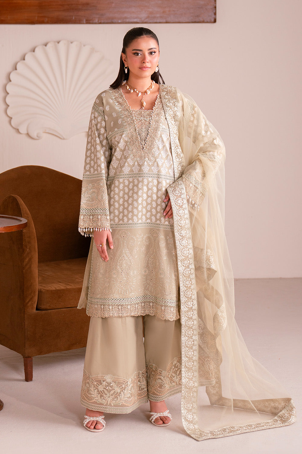 Bloom Poise Lawn Edit – ADÈLE - MSU0685
