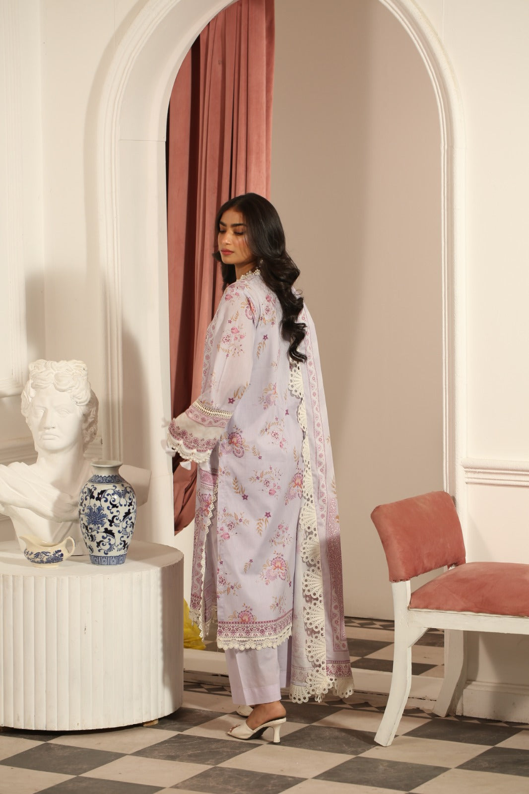 Summer Lawn – LILLY