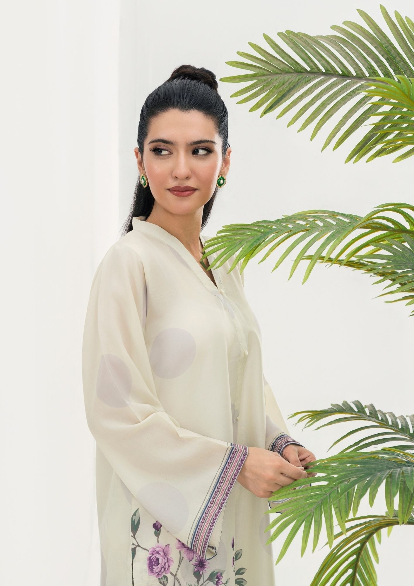 swiss cotton Kurta Set in Ghost white