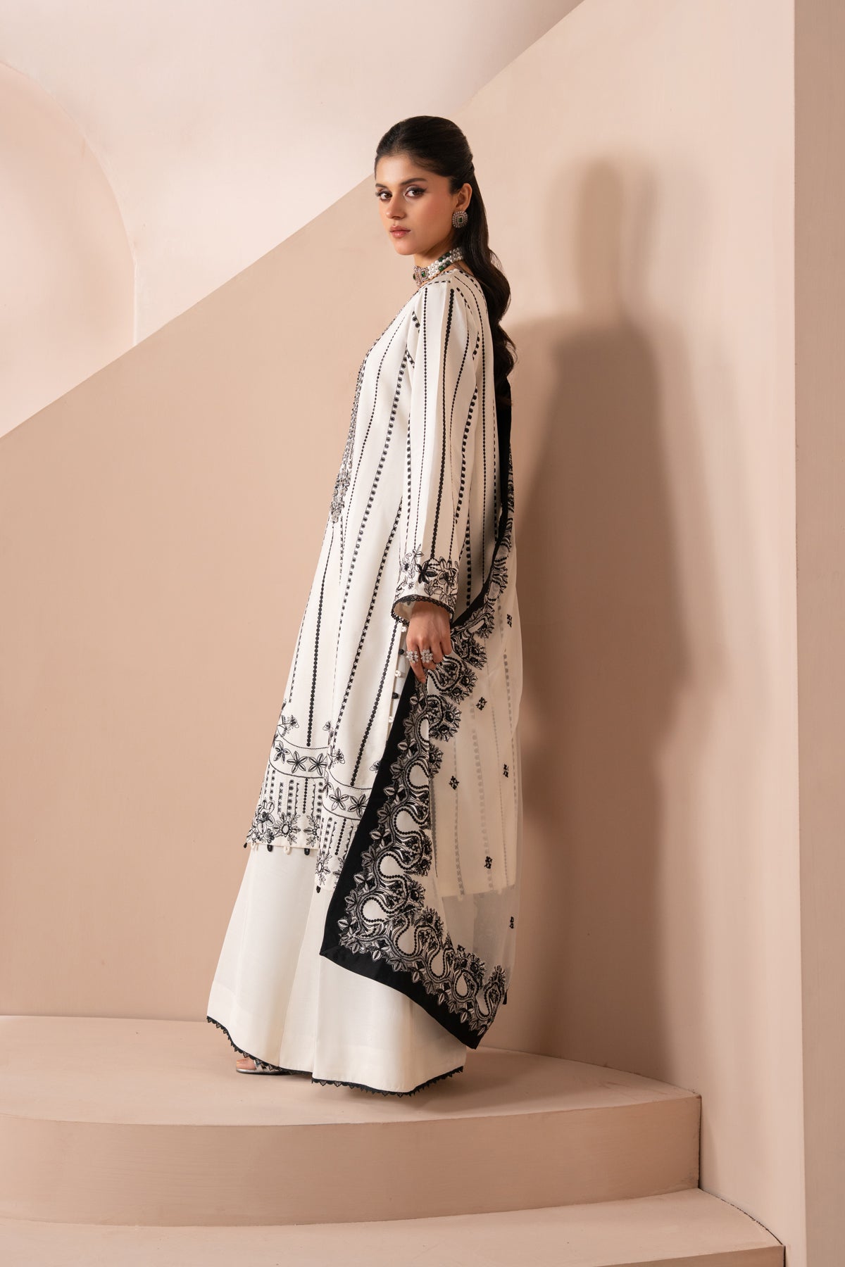 Zaeva Luxury Festive Formals – OMAVI