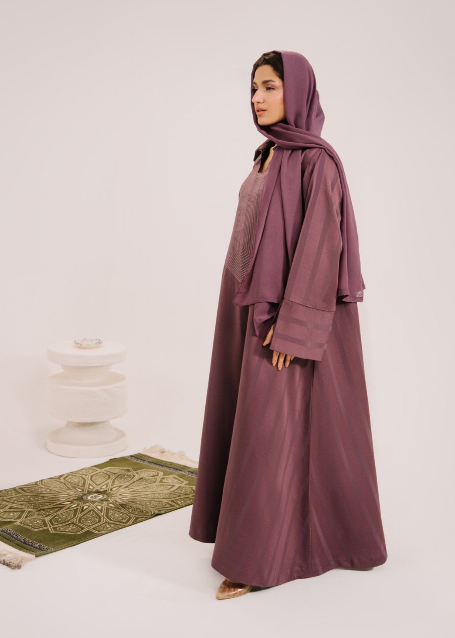 crepe Abaya in Plum purple