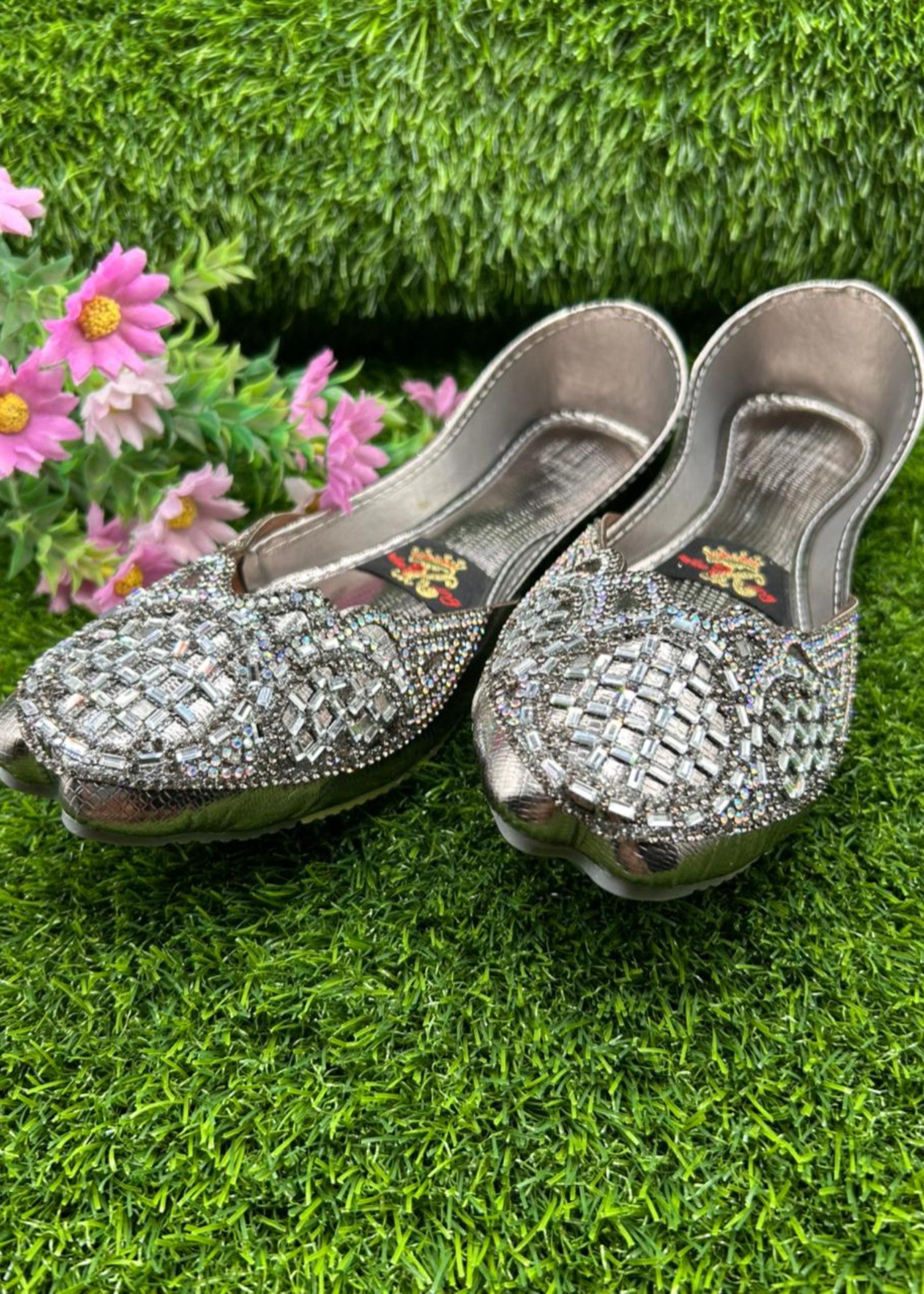 Khussa in Silver by - High Quality Women Khussa IUE2056