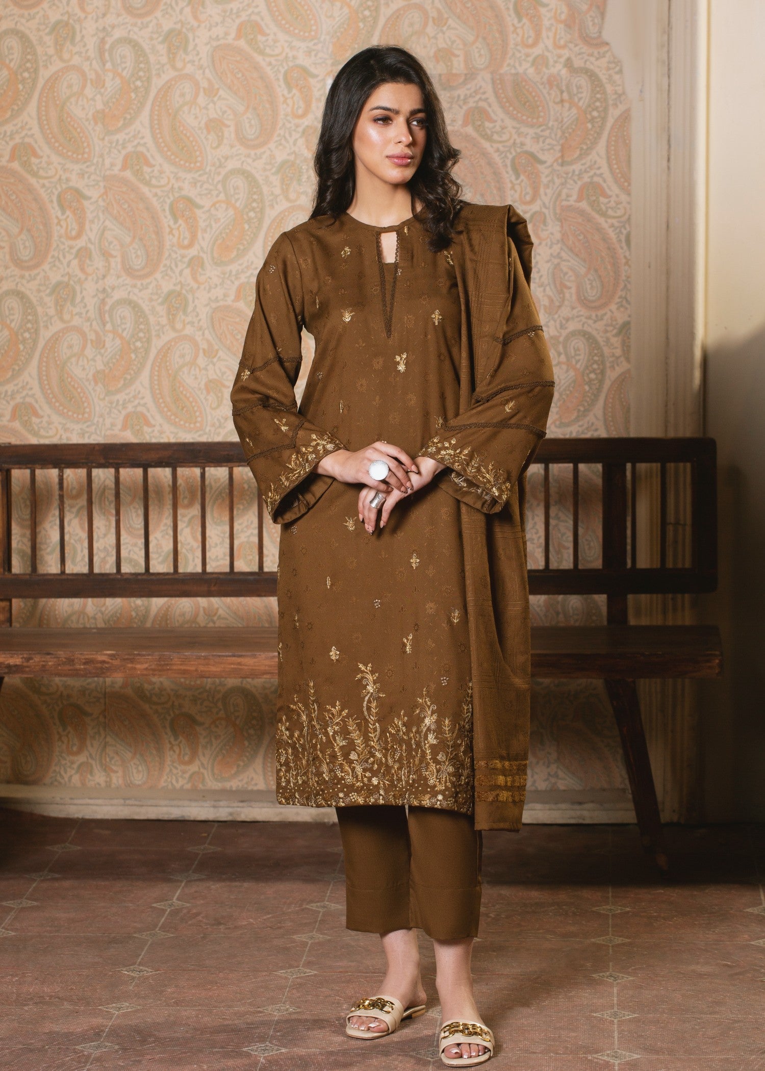 jacquard Unstitched in Brown