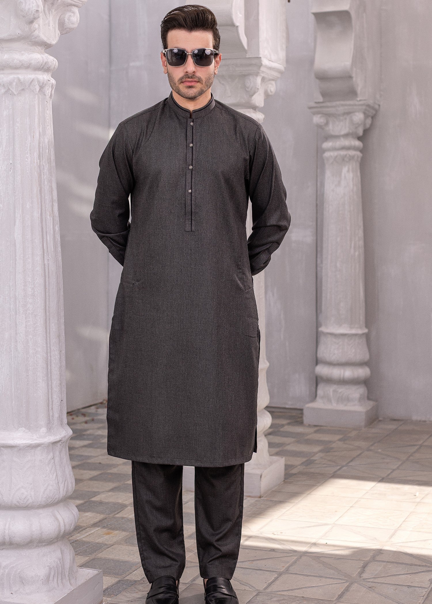 tropical Kurta Set in Obsidian