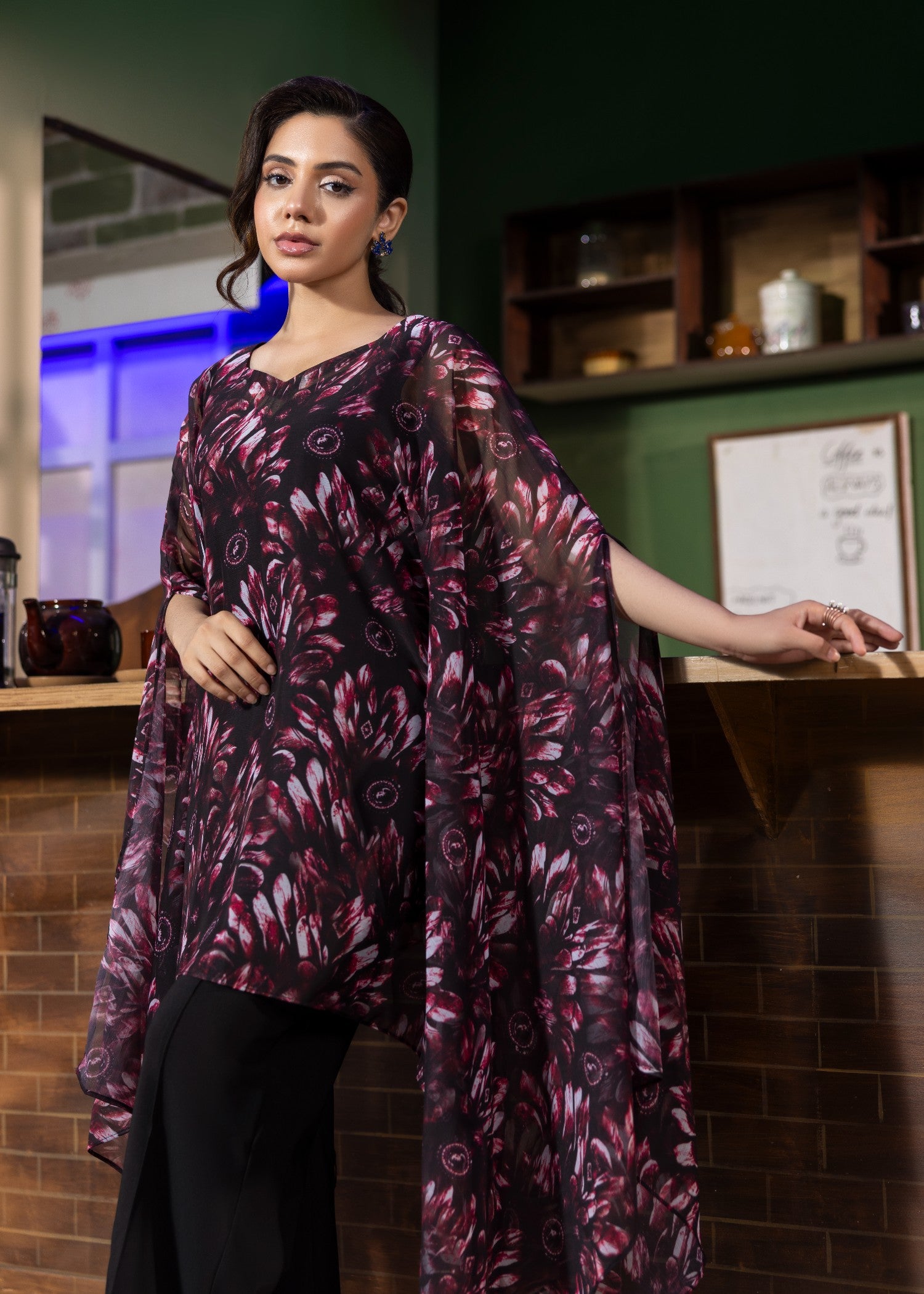 chiffon Kaftan in Black, magenta