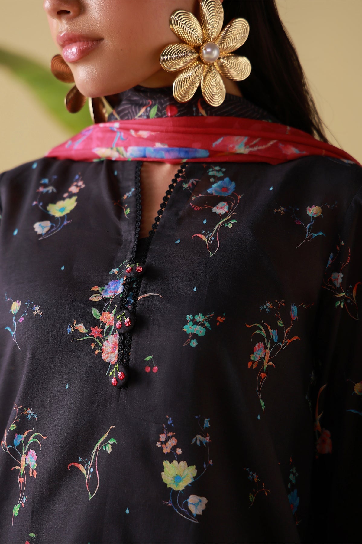 Mirha Lawn – Obsidian Flora