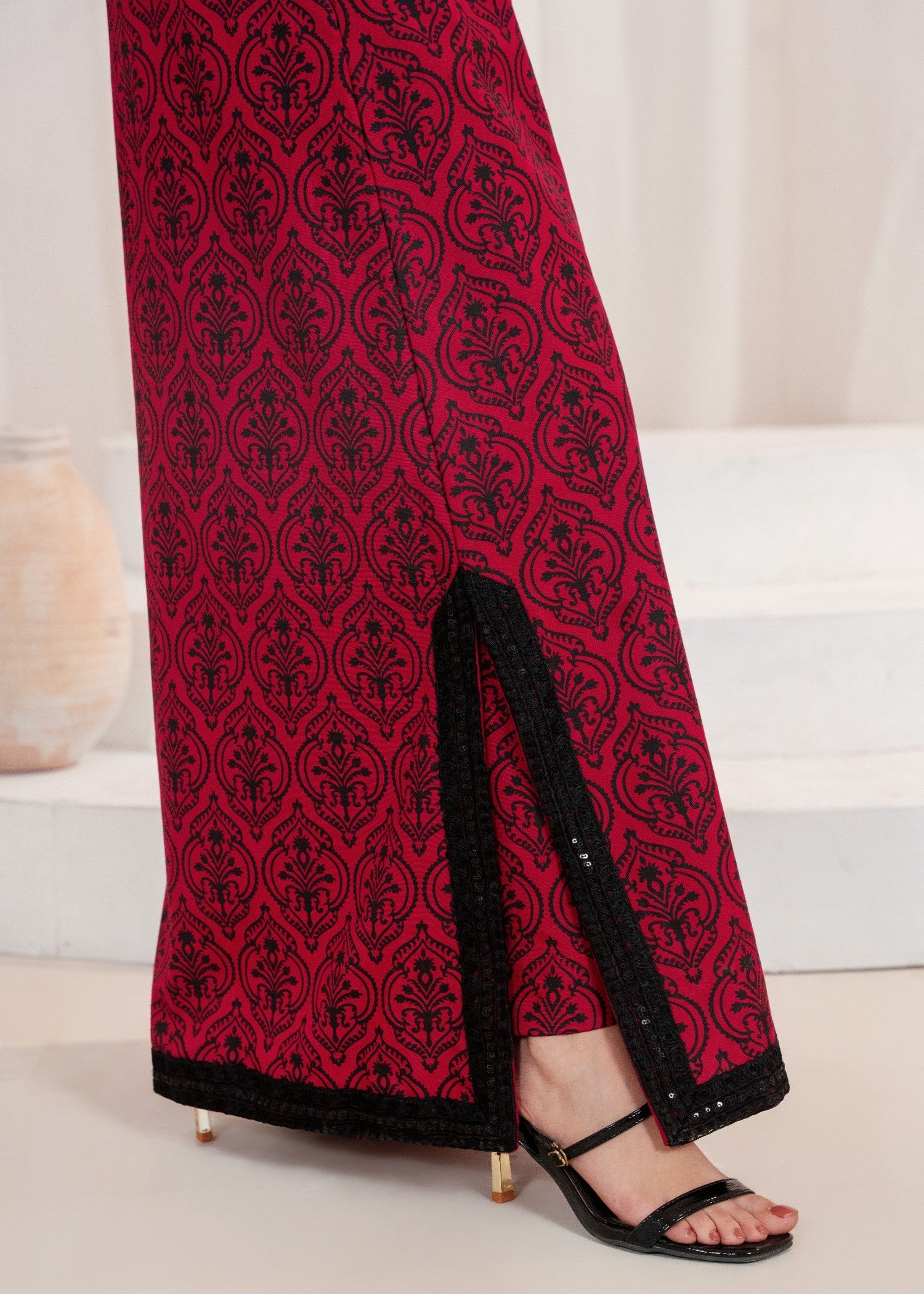 lawn Kurta Set in Cardinal red
