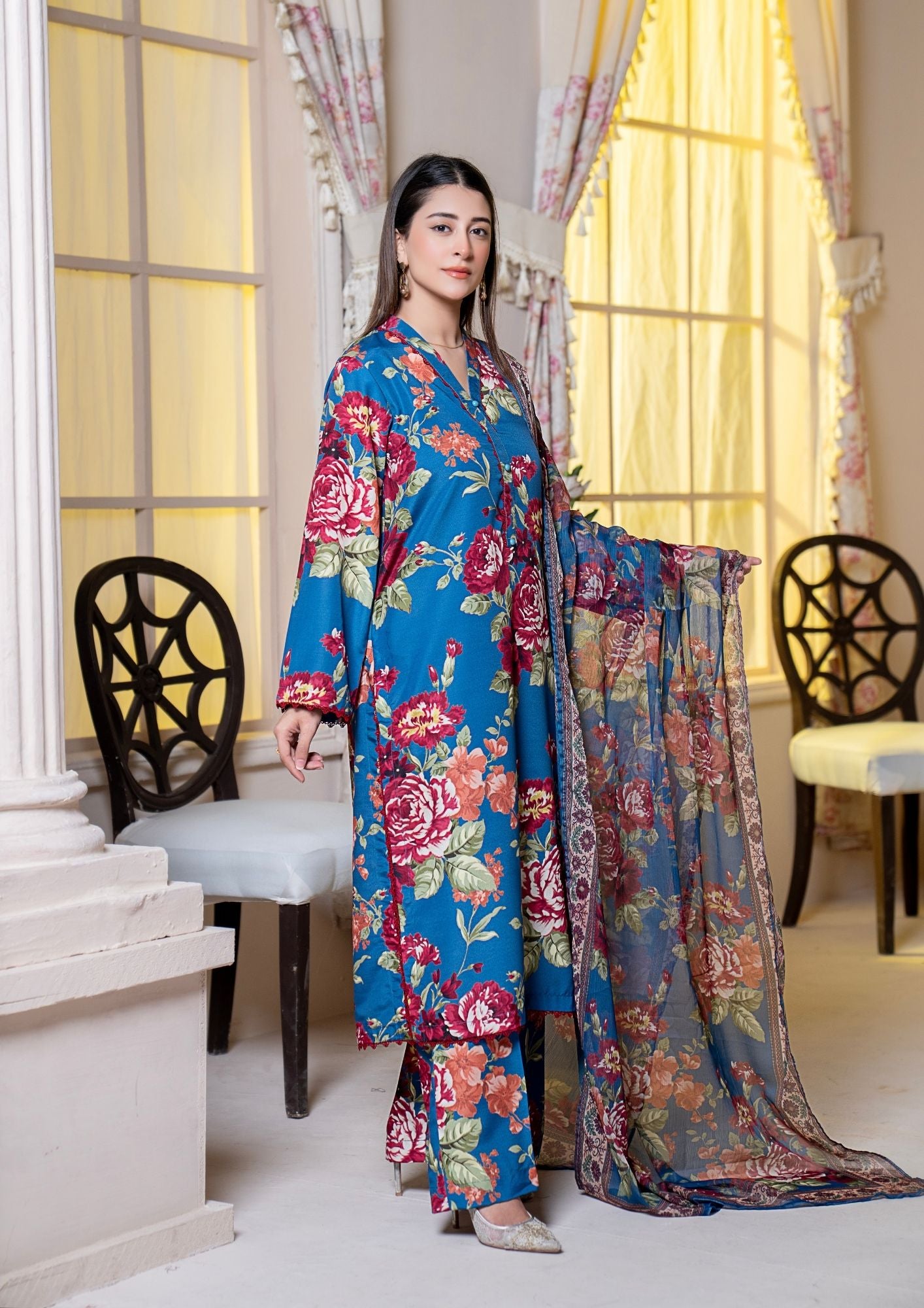 arabic lawn Kurta Set in Royal blue