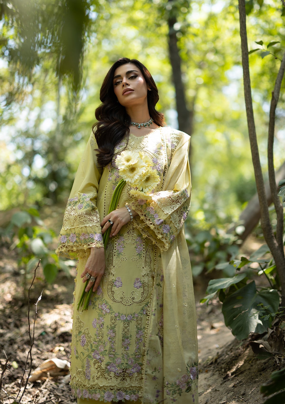 Luxury Lawn – ELQ-7a Butter Yellow