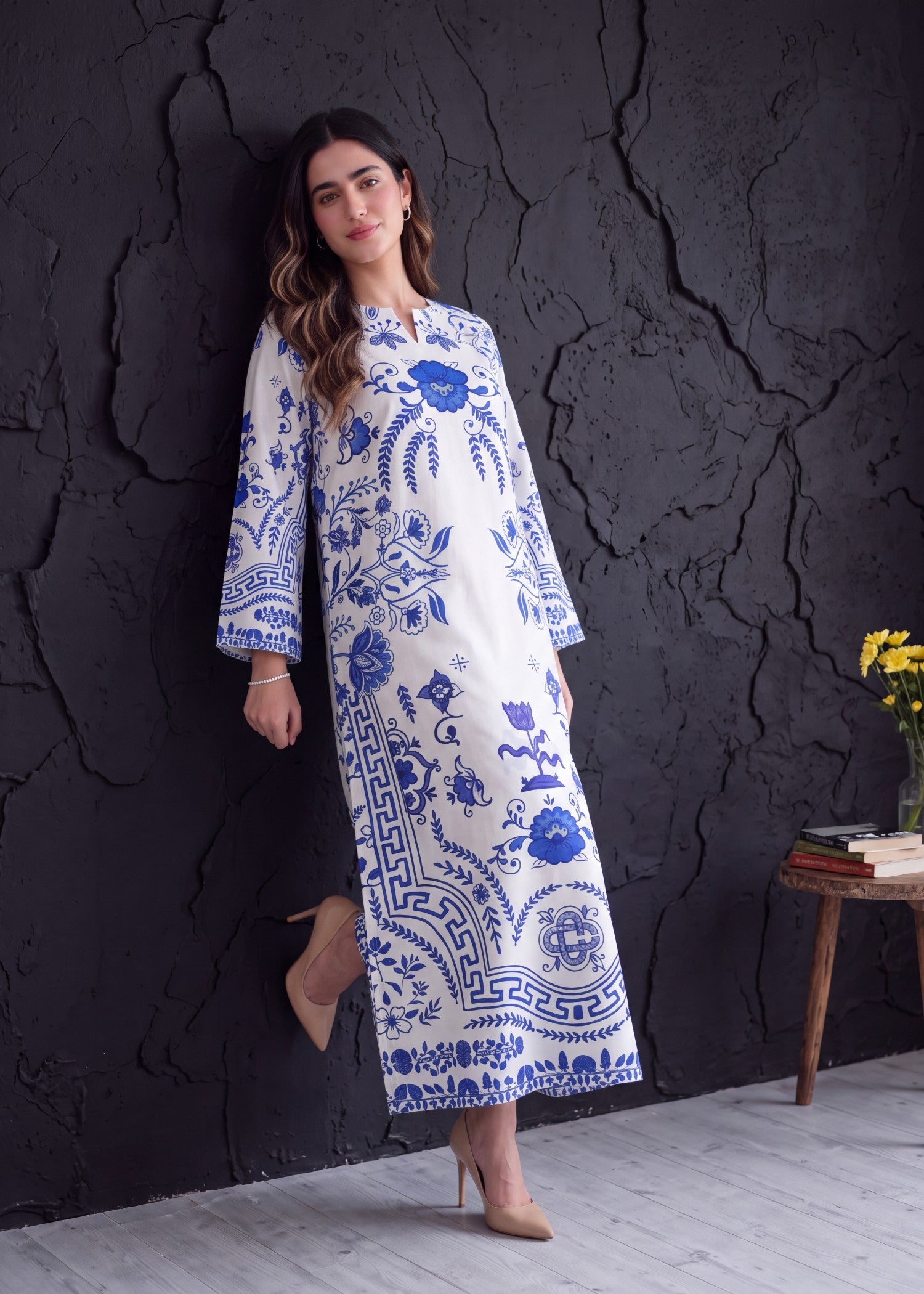 raw silk Kaftan in White, blue