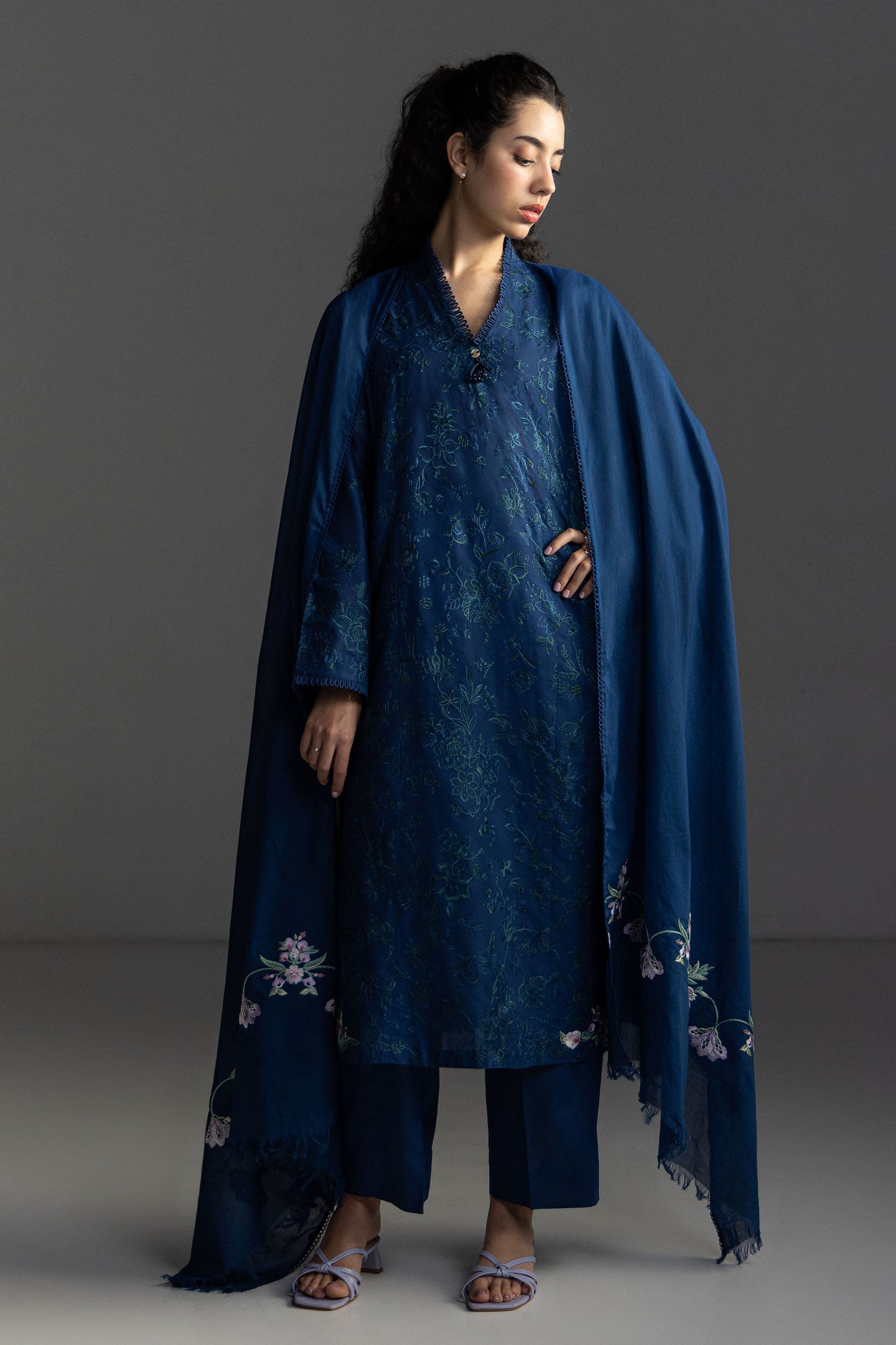 Coco Lawn Edit – Liora-8A