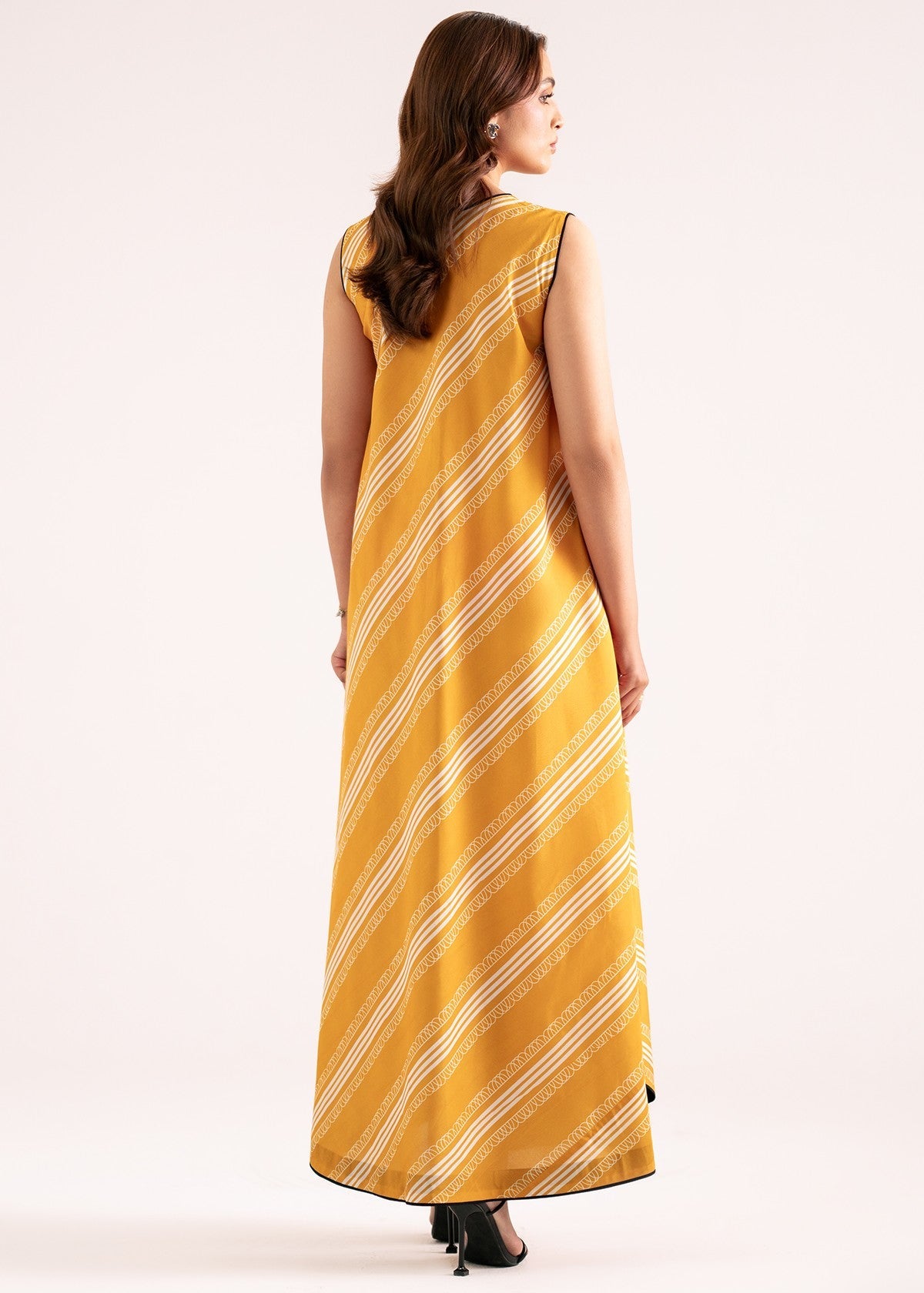 lawn Maxi in Mellow yellow