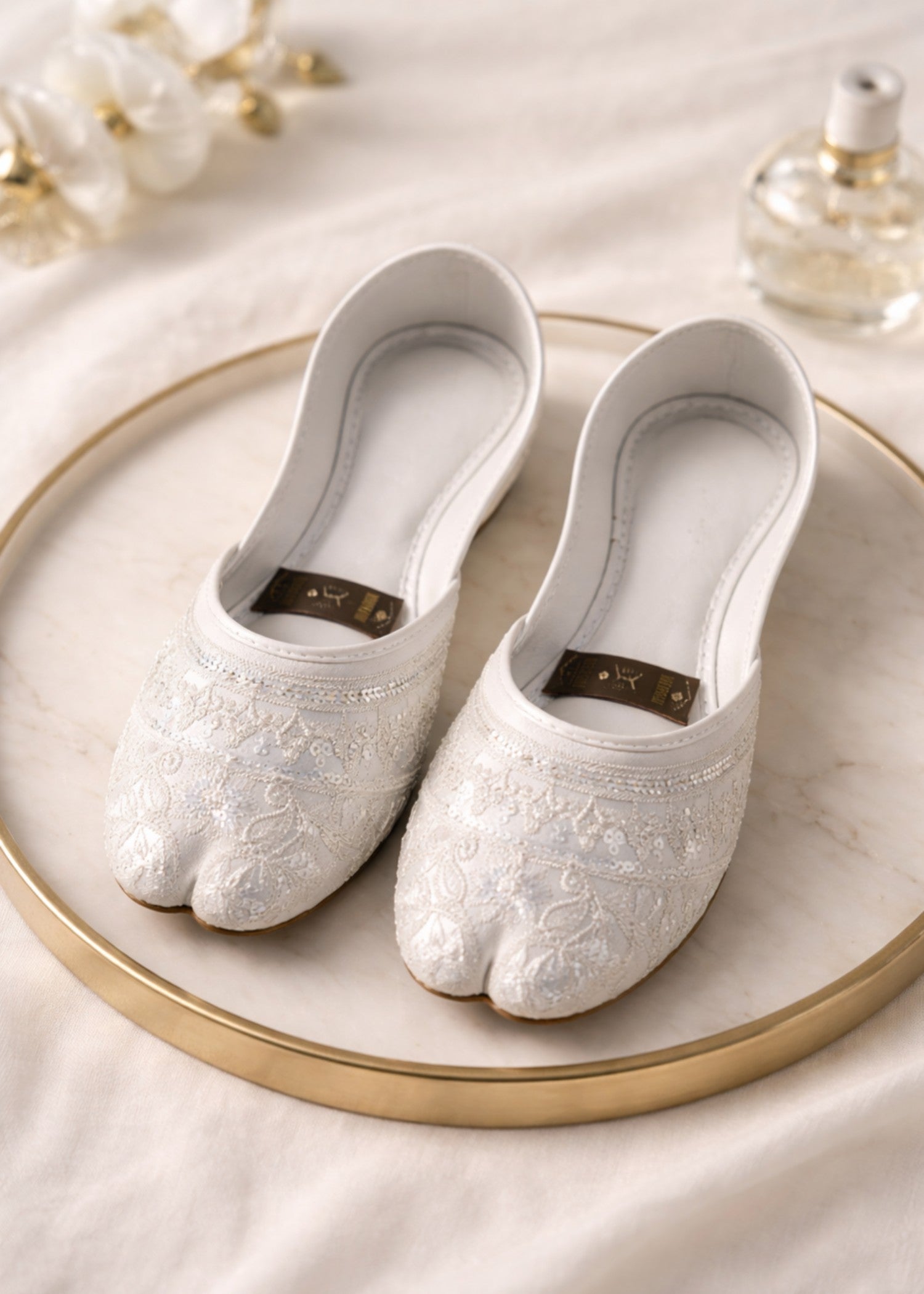 Khussa in White by - High Quality Women Khussa UXQ0637