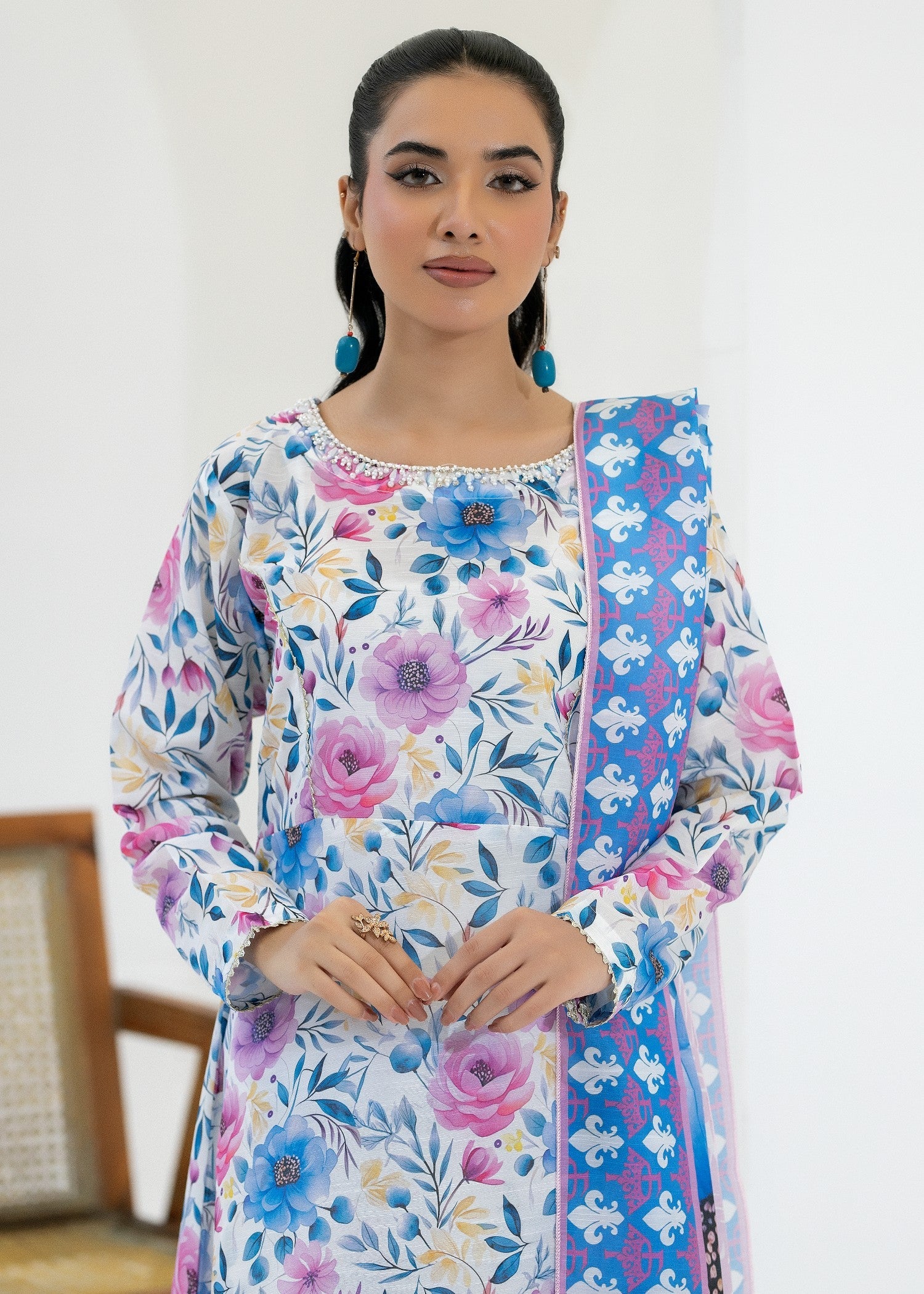 polyester-silk blend Pishwas in White