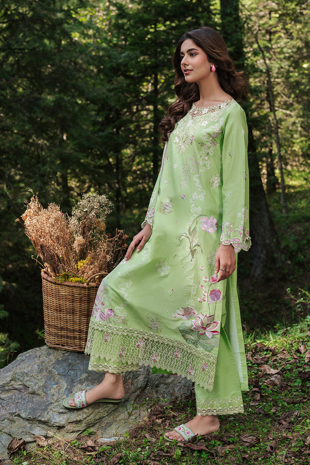 Pine Tale Essential Lawn – AL-107